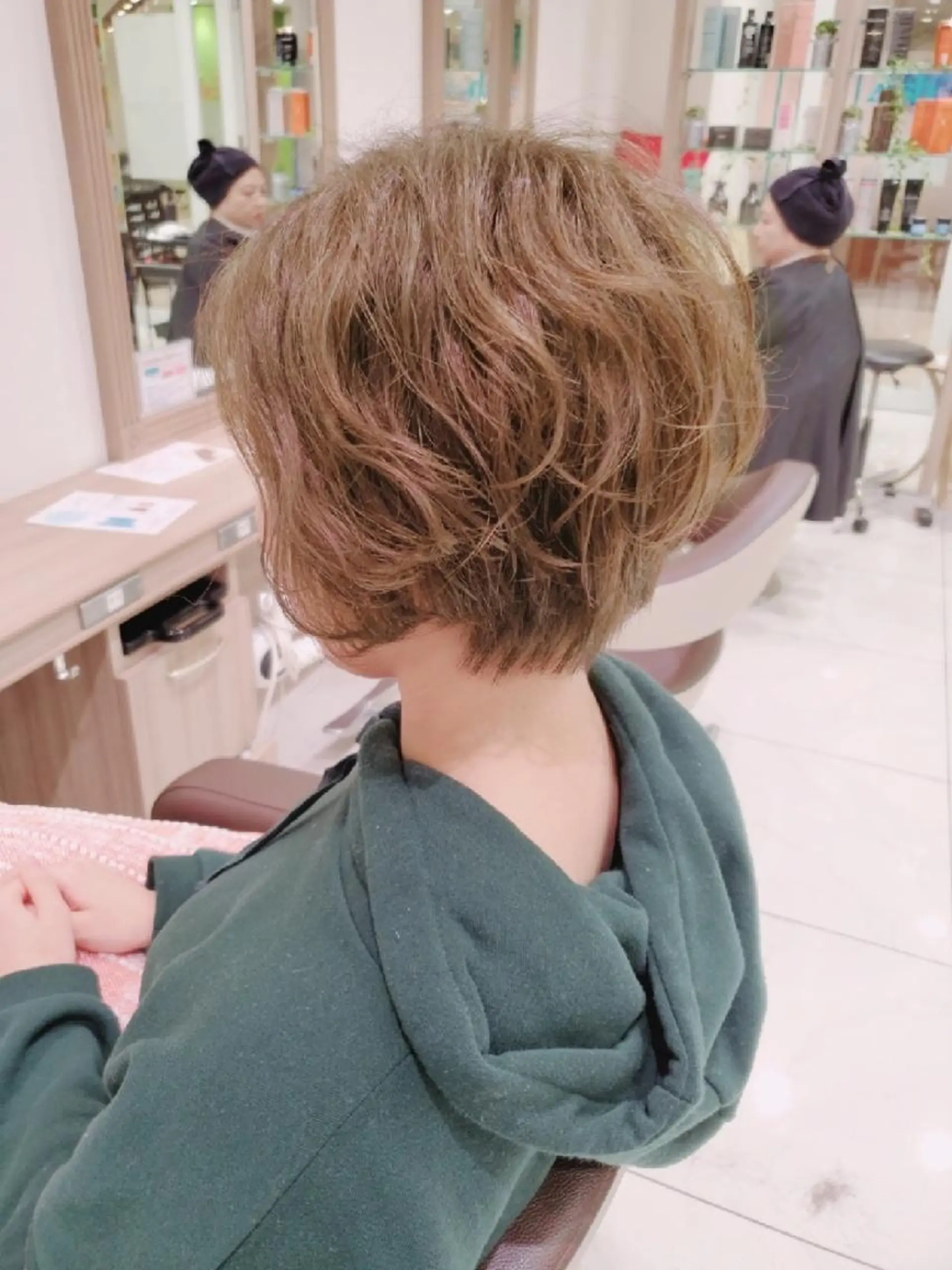 ショート カラー アッシュ イルミナカラー 中村 和貴のヘアスタイル