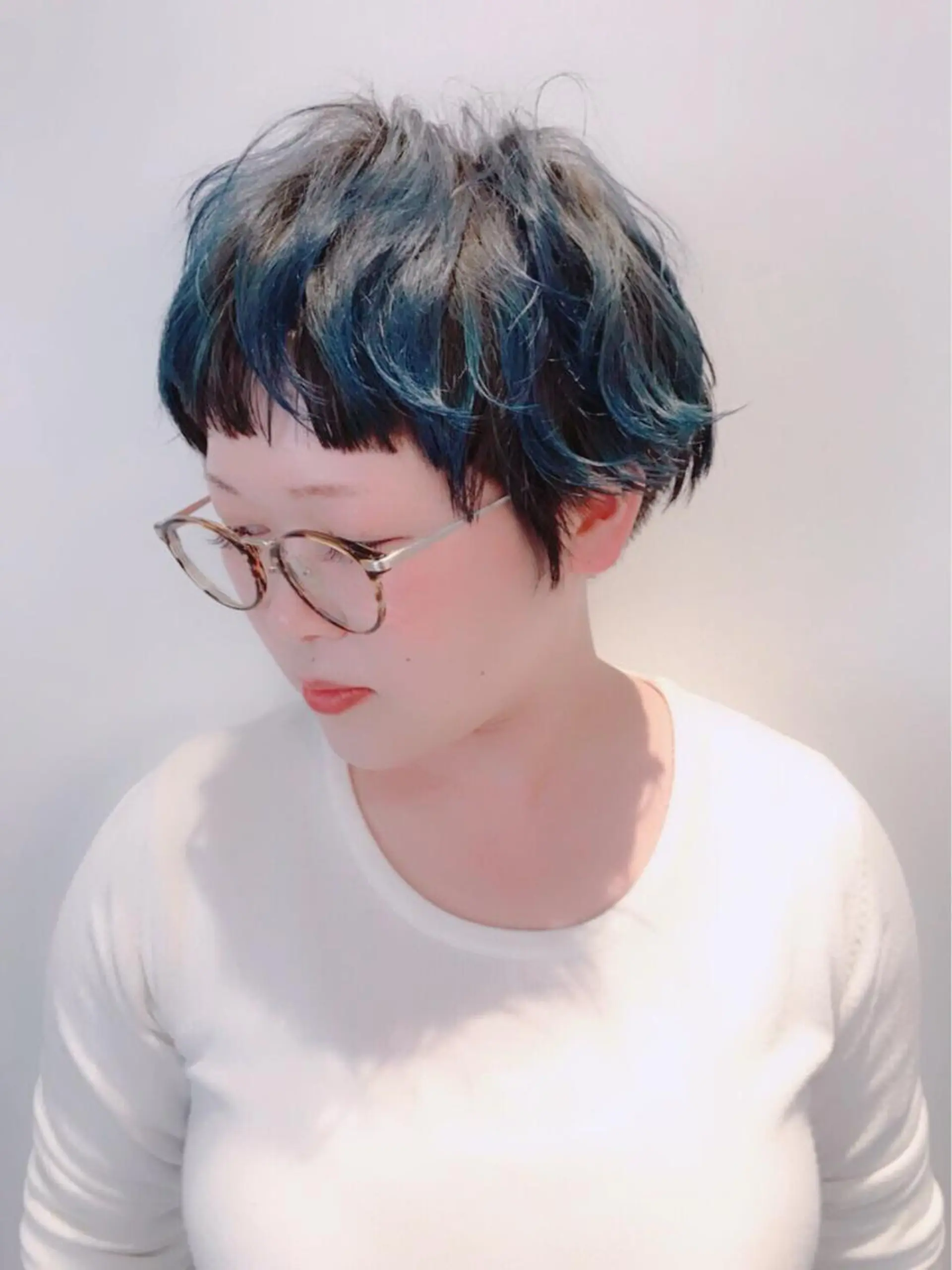 ショート カラー ブルーカラー シルバー 【髪質改善】益田 直幸のヘアスタイル