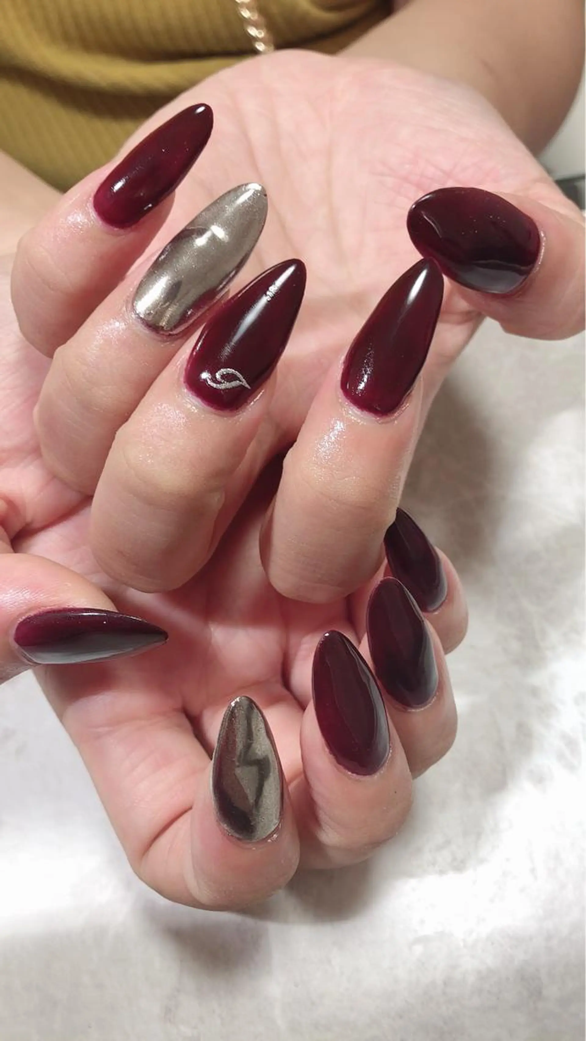 ネイル ミラーネイル Lokahi NAILのネイルデザイン