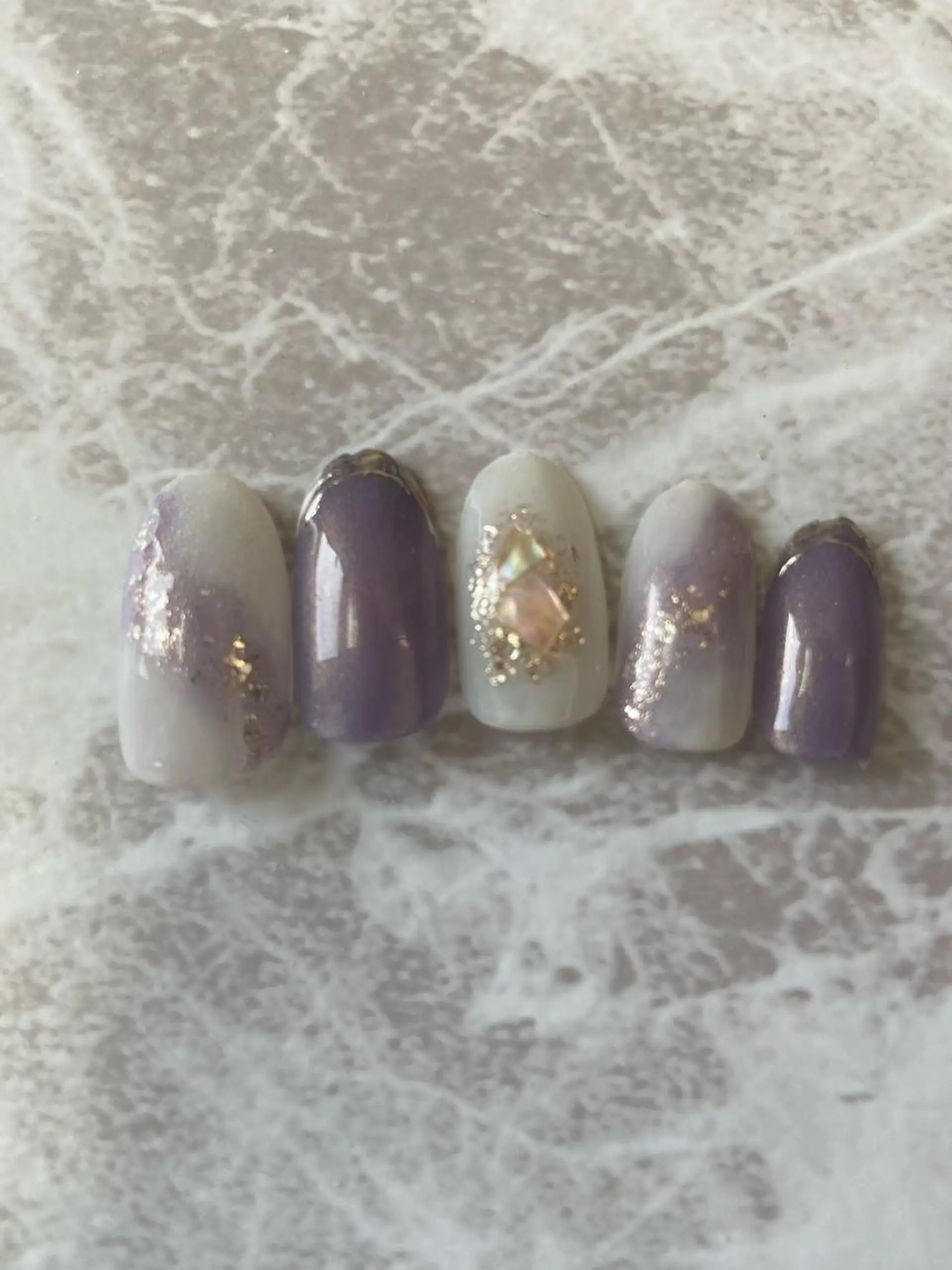 ミディアム ネイル ミラーネイル ニュアンスネイル ハンドネイル ネイルサロン ステラのネイルデザイン