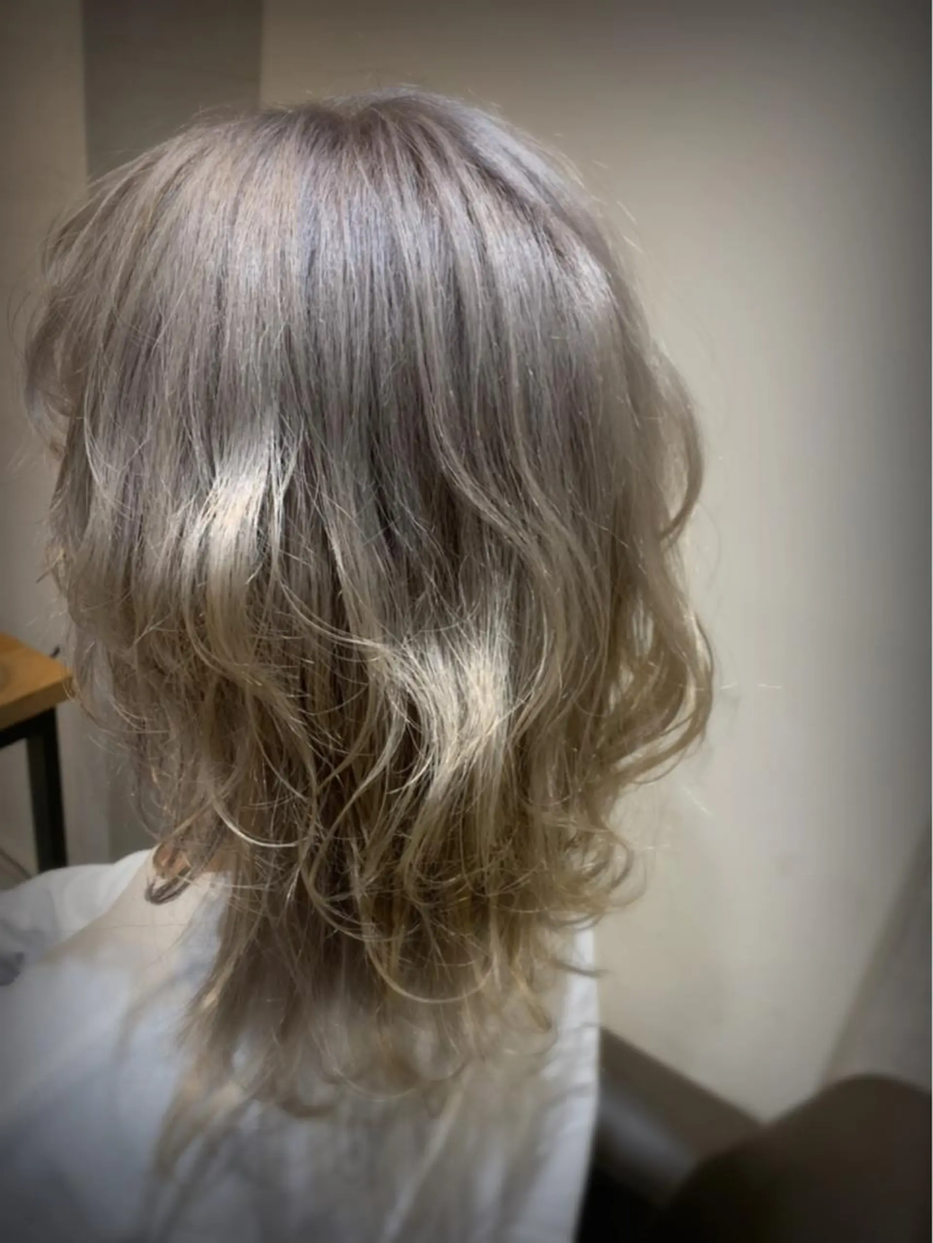 ミディアム カラー ブリーチ 縮毛矯正✖️似合わせ 🌻ヒトミのヘアスタイル