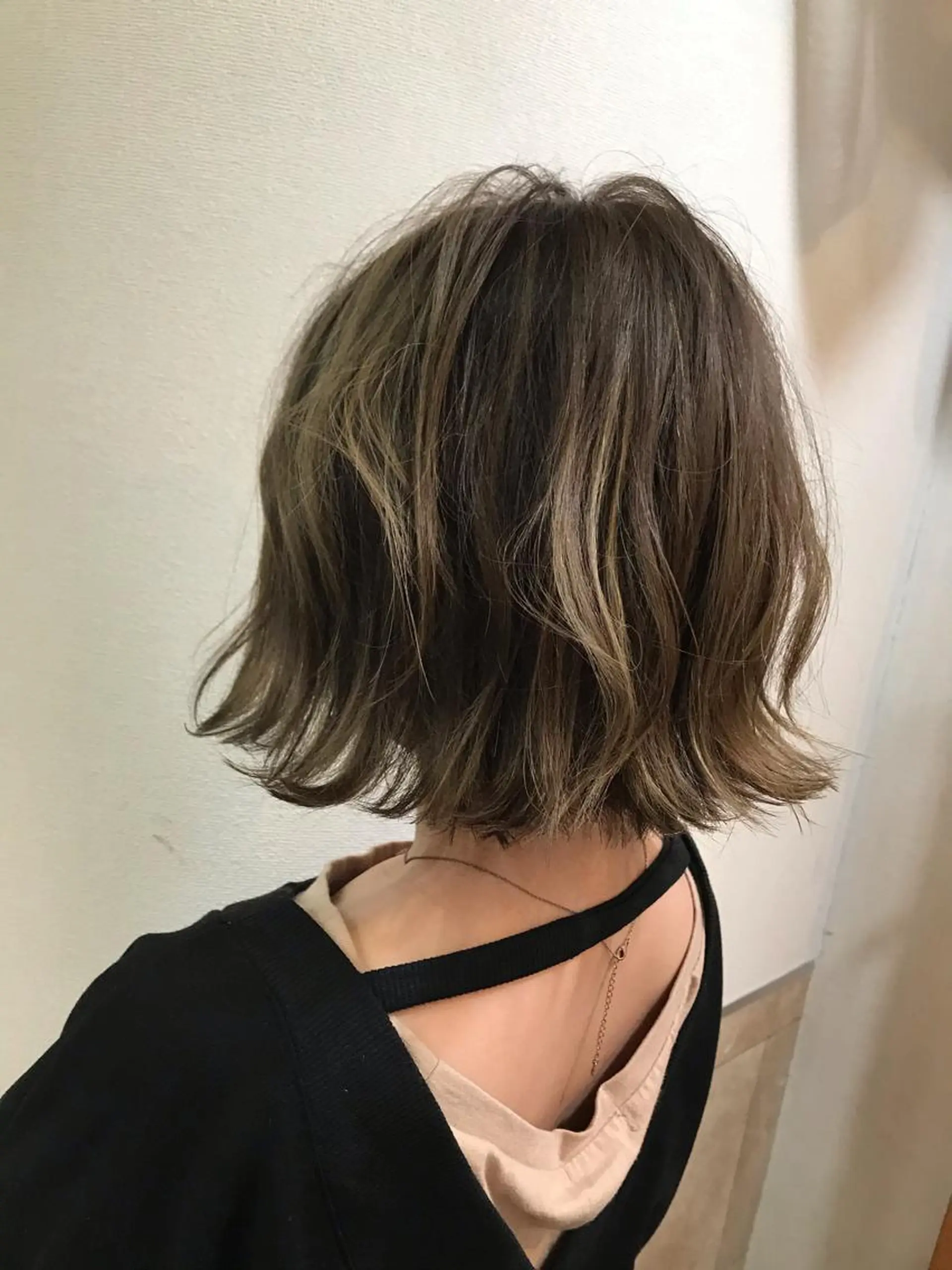 ショート カラー ハイライトカラー ボブ ハイライト 外ハネヘア カット ヘアカラー トリートメント ていねい技術No.1 🌈諏訪 健太のヘアスタイル