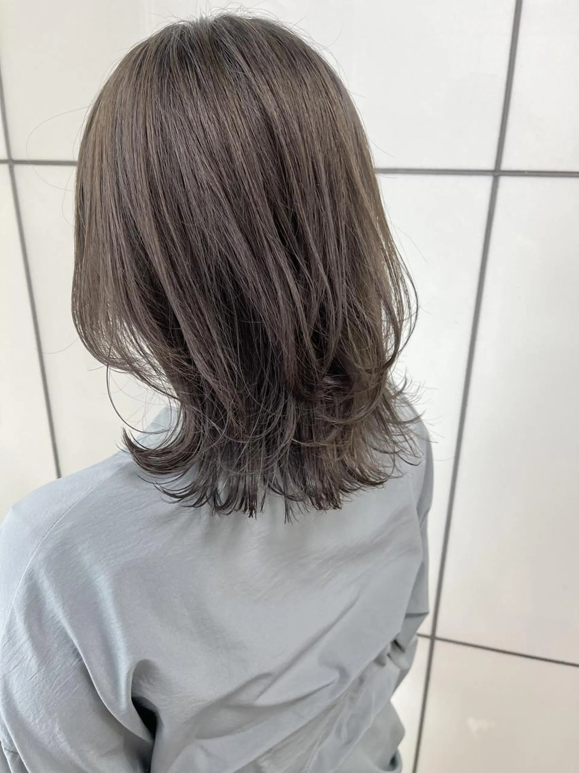 ミディアム シンタニナオト /梅田茶屋町のヘアスタイル