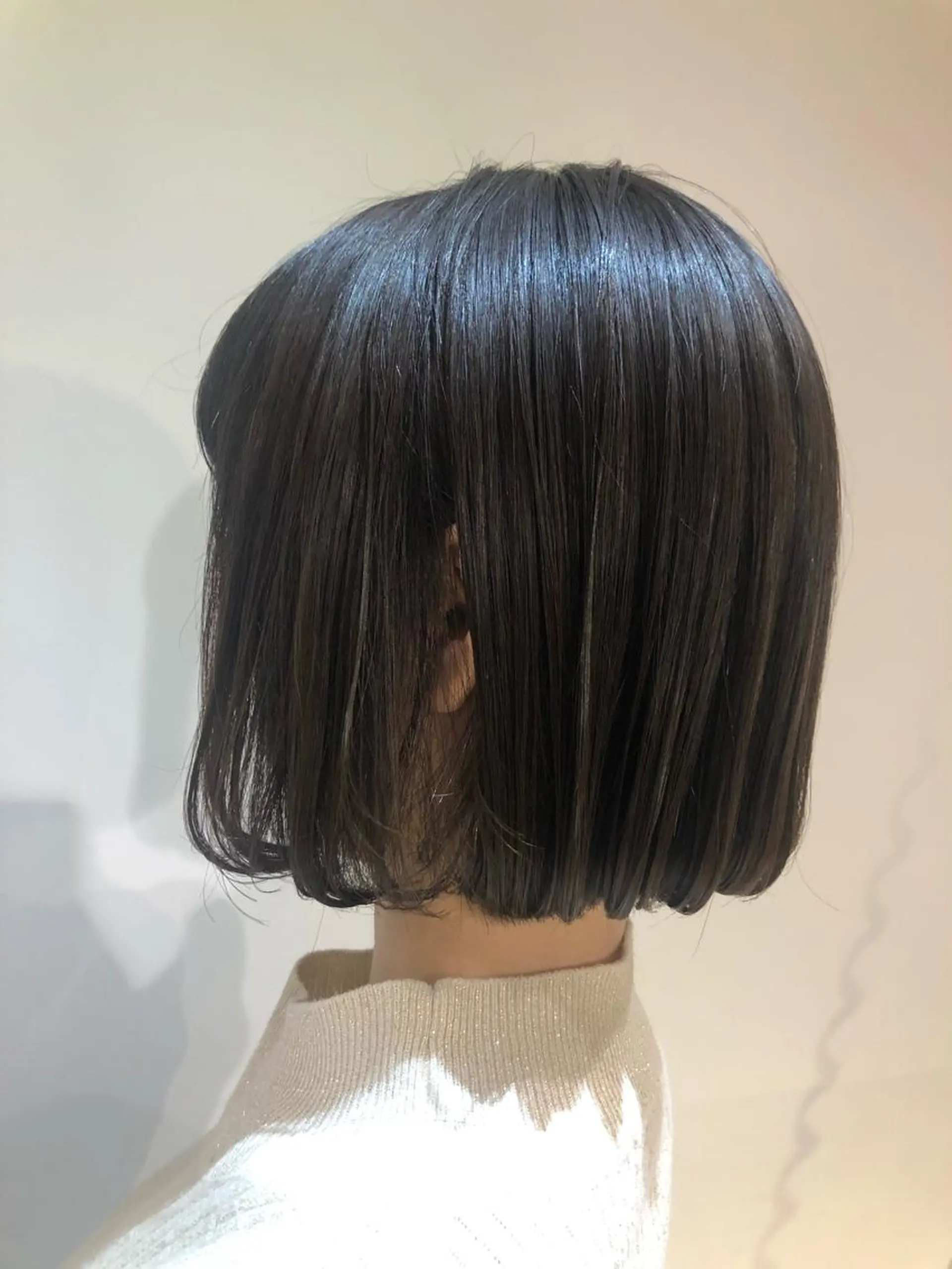 ショート カラー アディクシーカラー シルバー ボブ カット ヘアカラー 縮毛矯正 トリートメント scene.池袋所属・scene. haraのヘアスタイル