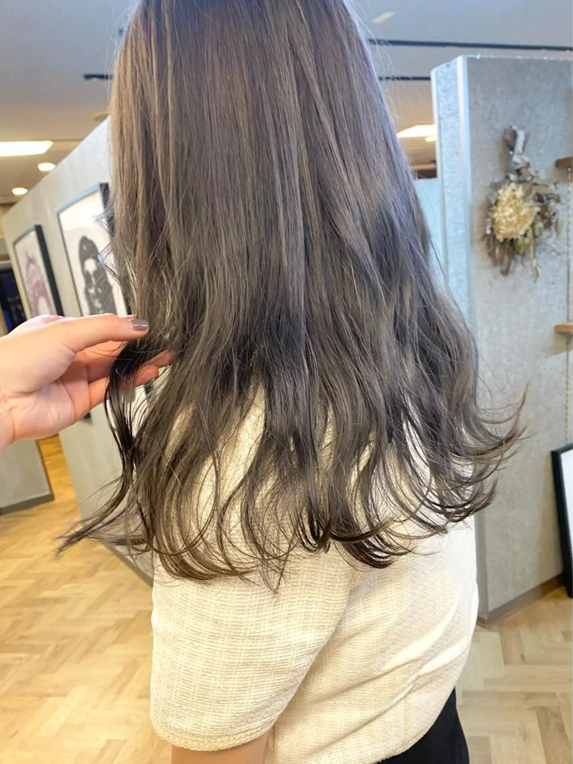 ロング カラー 透明感カラー ハイトーンカラー シルバー カット ヘアカラー トリートメント ハル🌸柔色/ ブリーチなし/艶髪のヘアスタイル