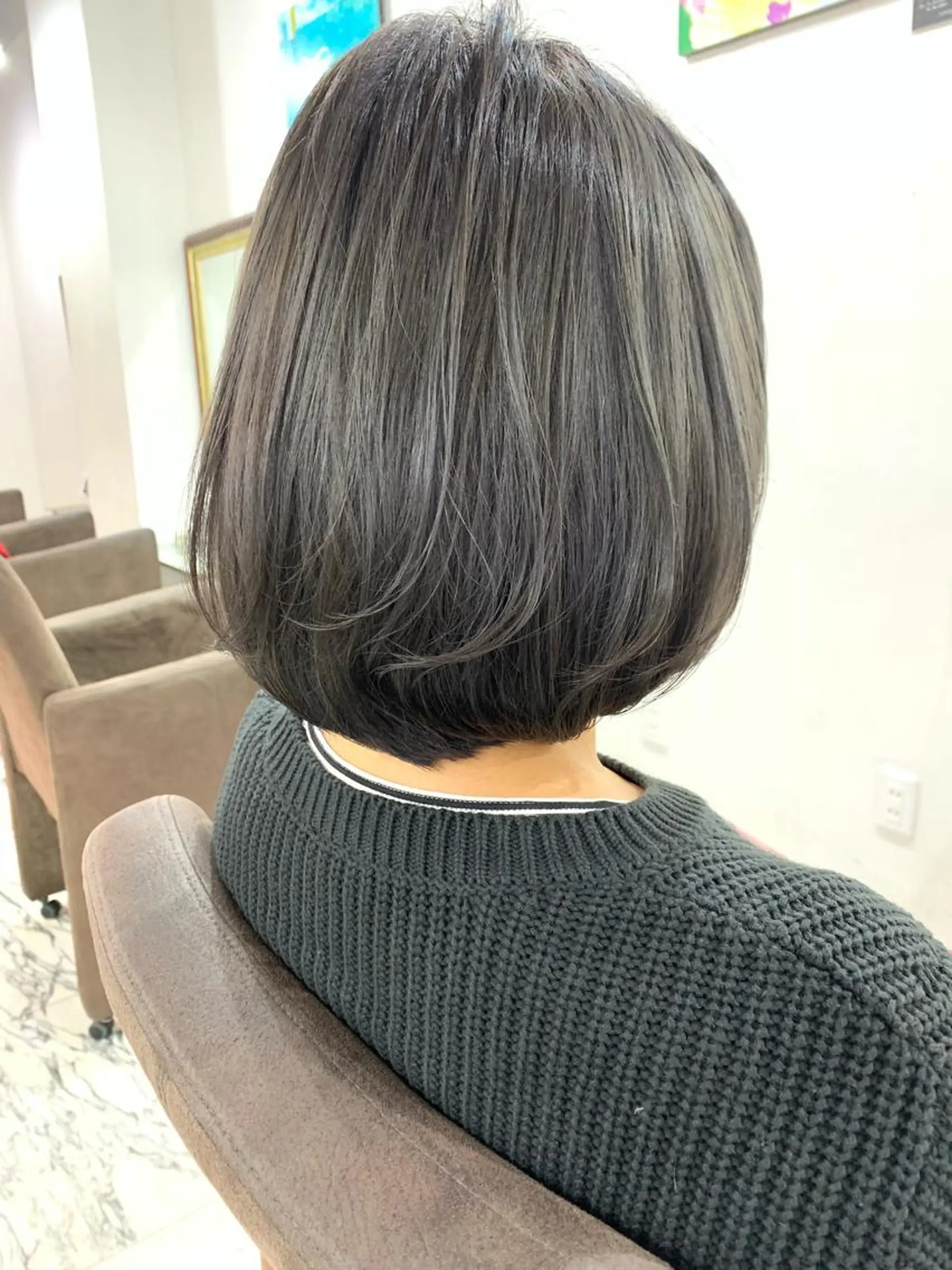 ミディアム カラー ブリーチ グレージュ シルバー シルバーグレージュ エクステ（レミー毛） NINEのヘアスタイル