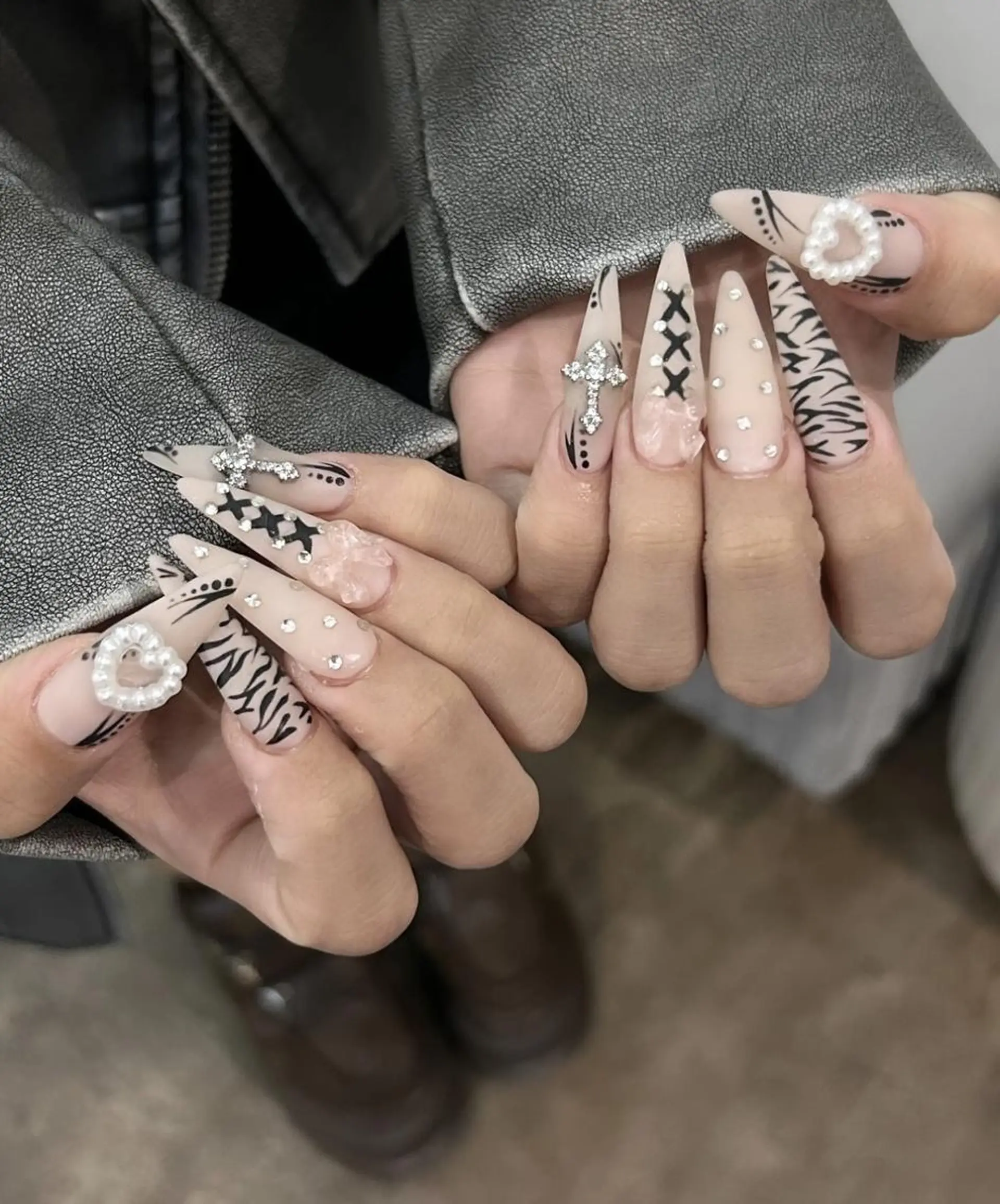 ネイル ハンドネイル WISTERIA SAKAEのネイルデザイン