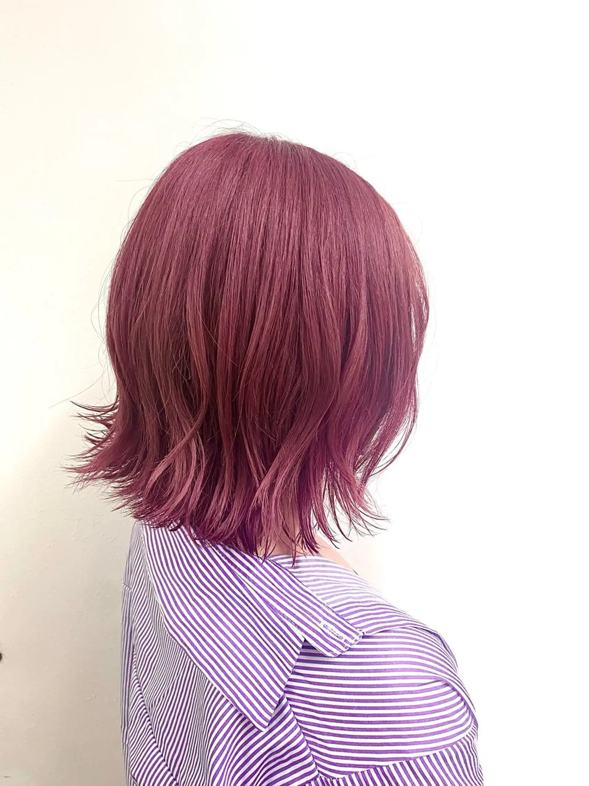 ミディアム カラー ヘアアレンジ 切りっぱなしボブ ピンクカラー ボブ 韓国風ヘア 菅原 まいのヘアスタイル