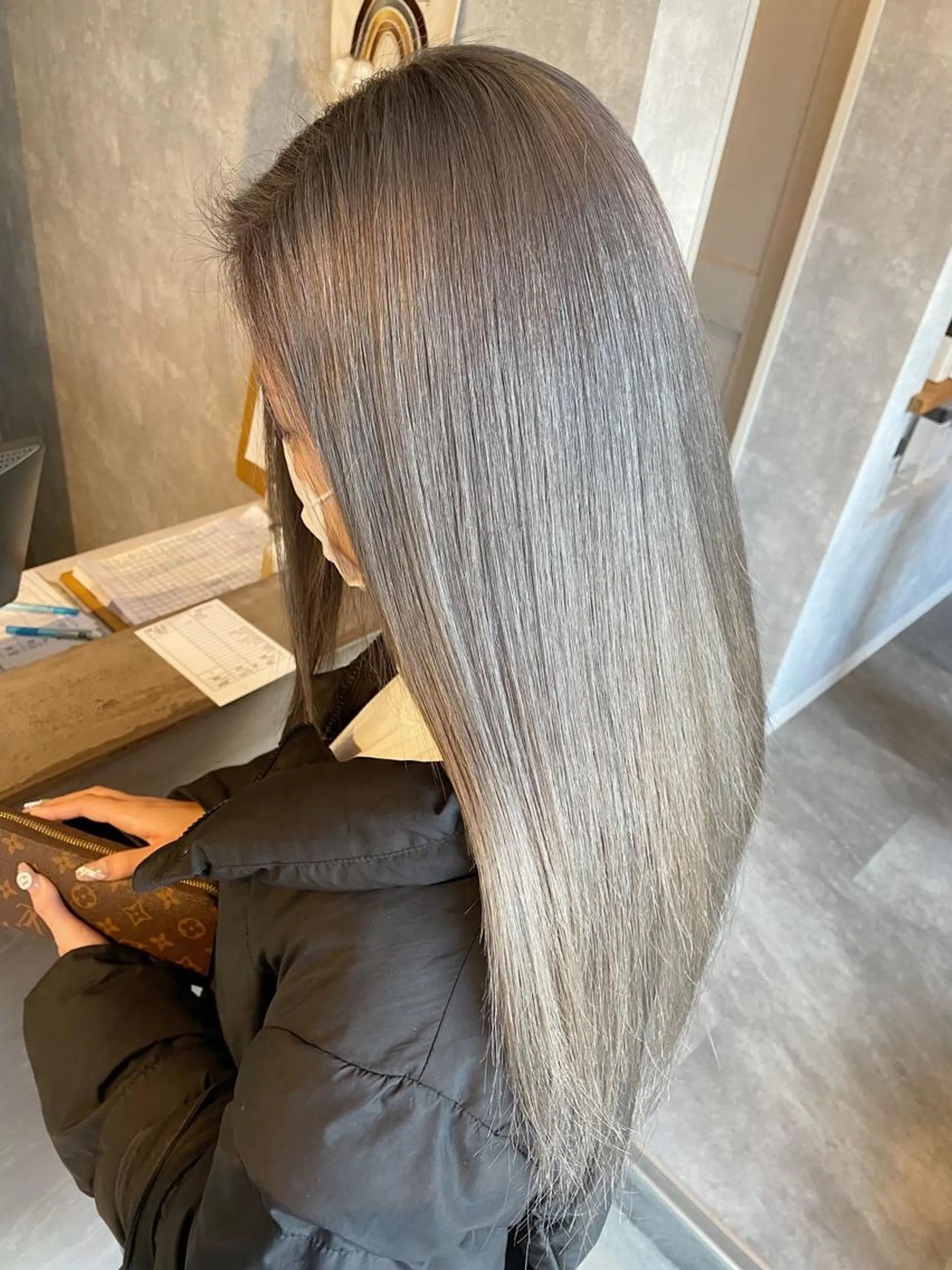 カラー シルバー Matsubara asuka  ☪︎のヘアスタイル