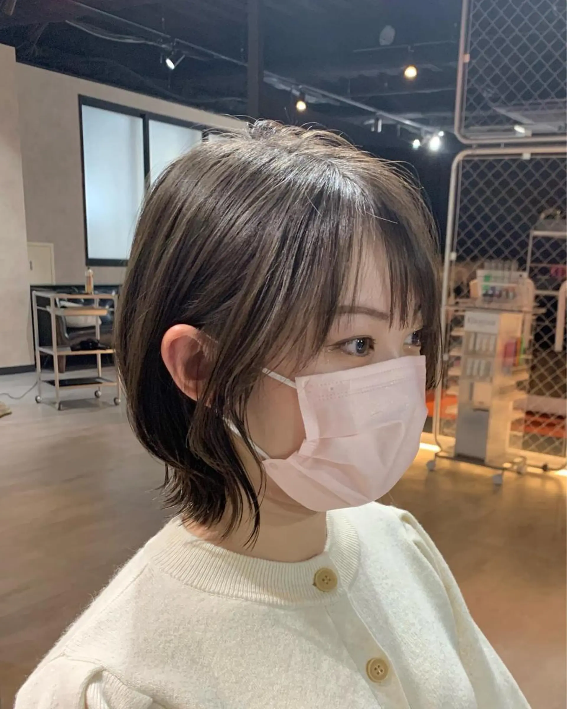 ミディアム ボブ くびれヘア 外ハネヘア KISS SWAN所属・B E C H I C O〔べち子〕のヘアスタイル