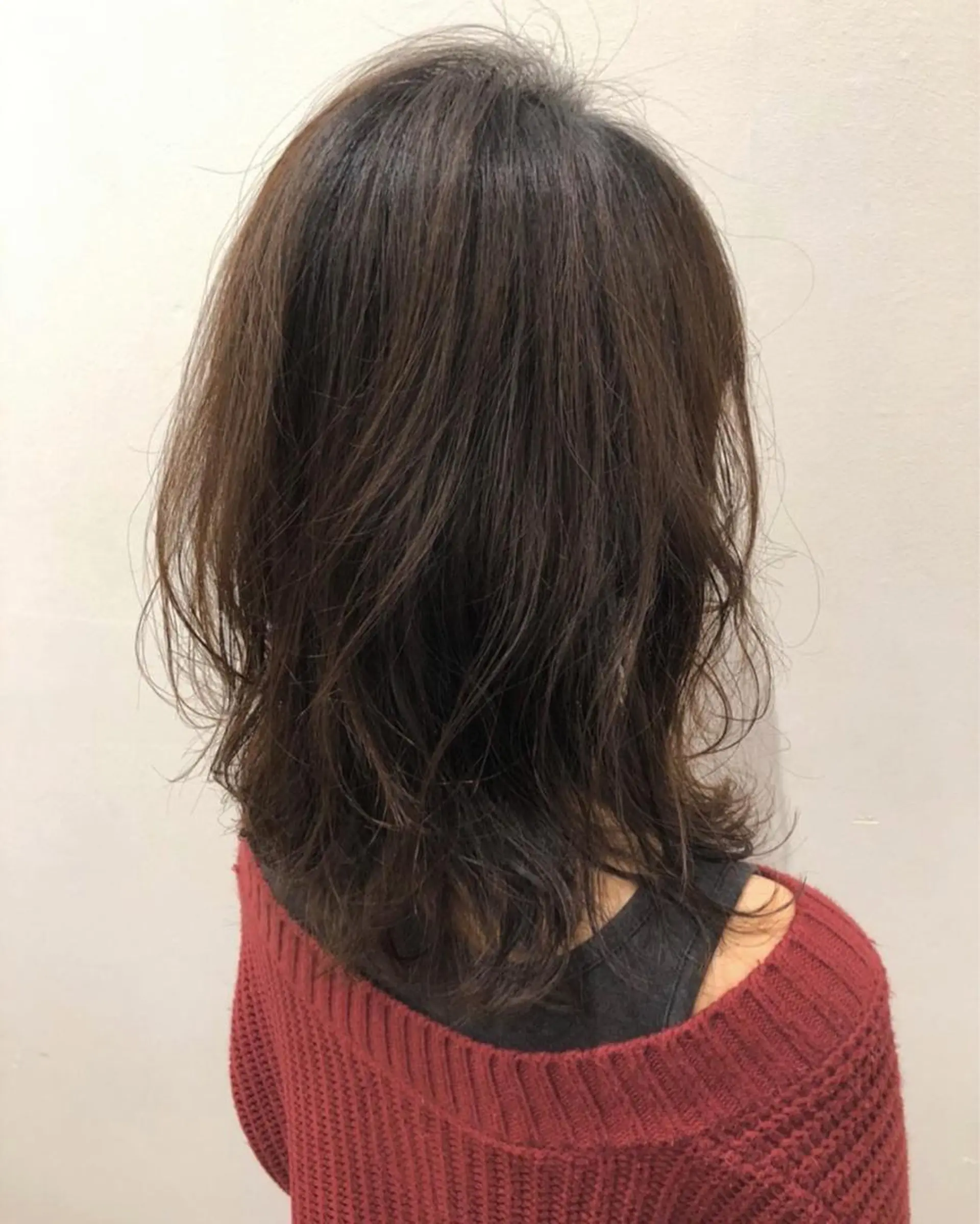 ミディアム 石田 優菜のヘアスタイル