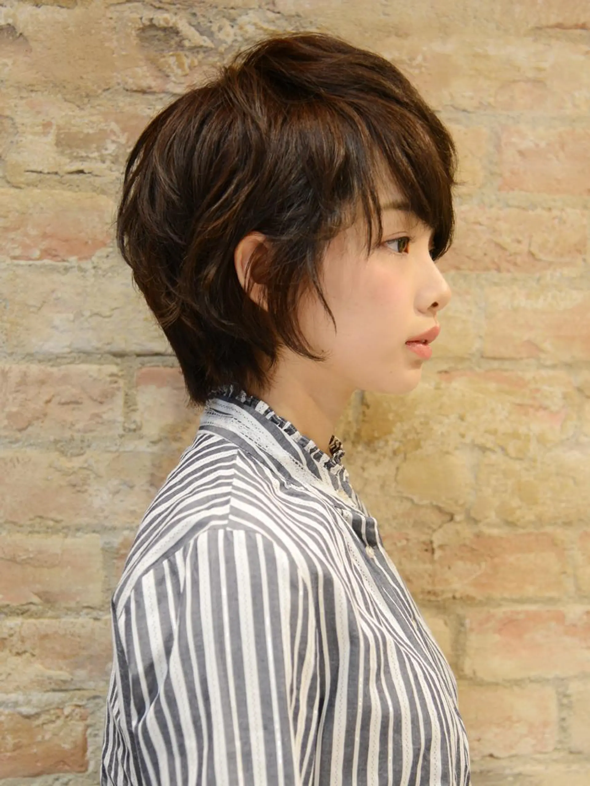 ショート カラー パーマ 黒川 真実のヘアスタイル