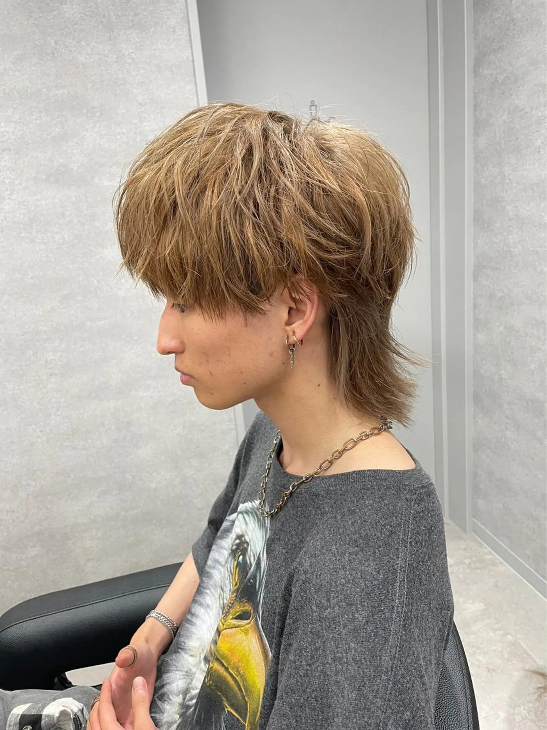 ミディアム カラー メンズ ミディアムパーマ メンズハイトーン メンズパーマ 波巻きパーマ ハイトーンカラー ヘアカラー 🐺森 雄飛/メンズ 韓国ヘアのヘアスタイル