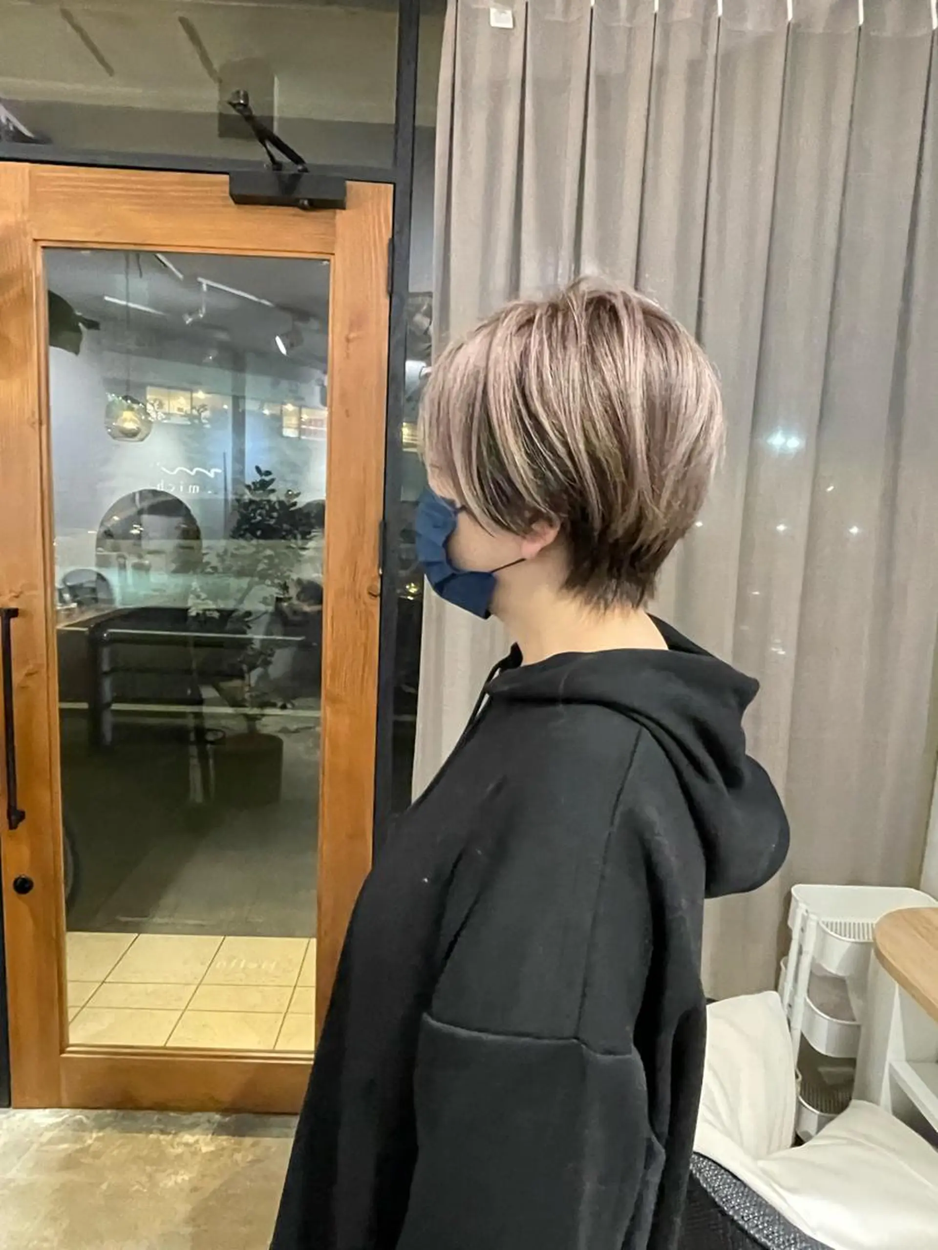 ショート 岸川 恭子のヘアスタイル