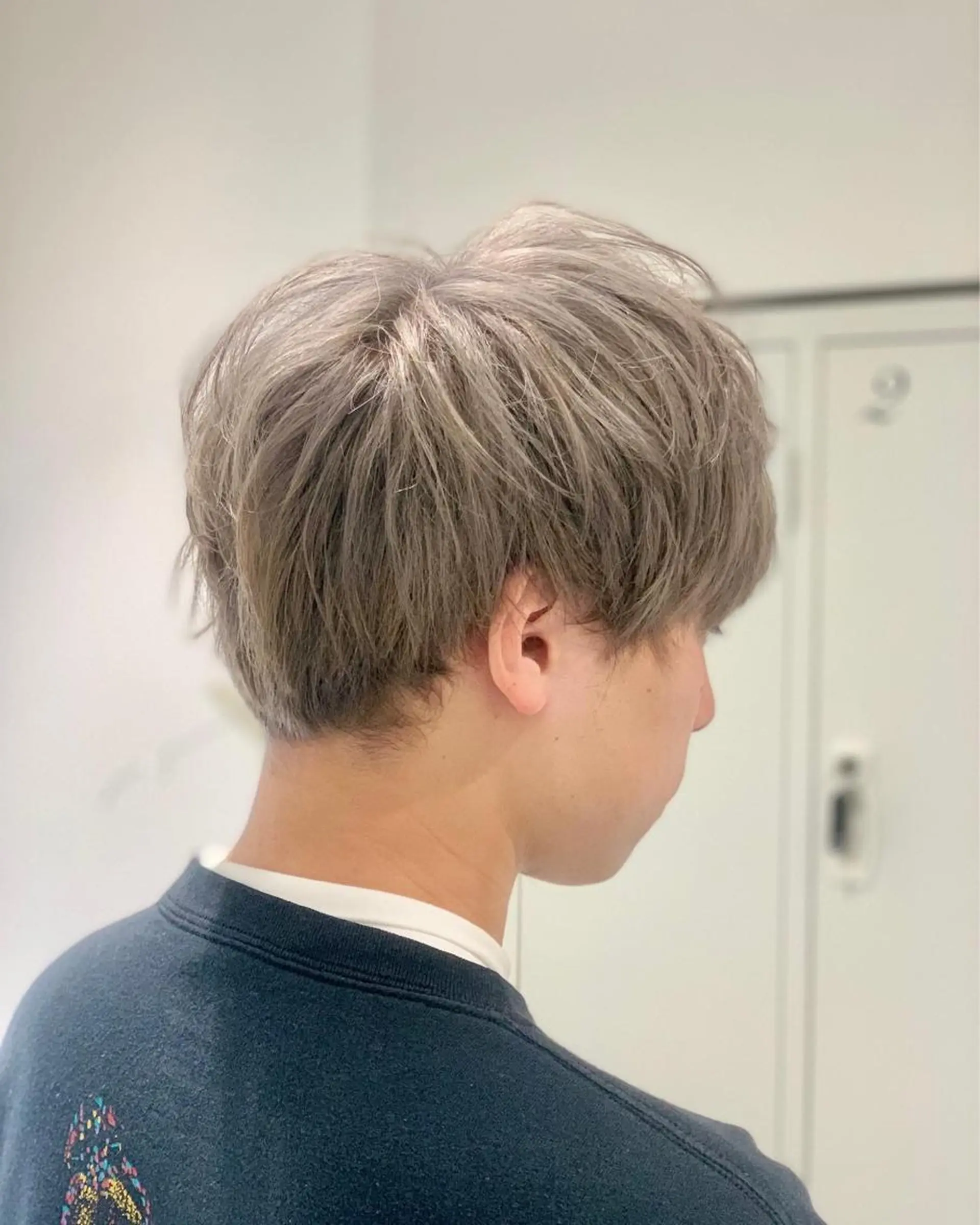 カラー メンズ メンズブリーチ メンズハイトーン ブリーチ ハイトーンカラー 🐺青木光太朗 ウルフ/レイヤー🐺のヘアスタイル