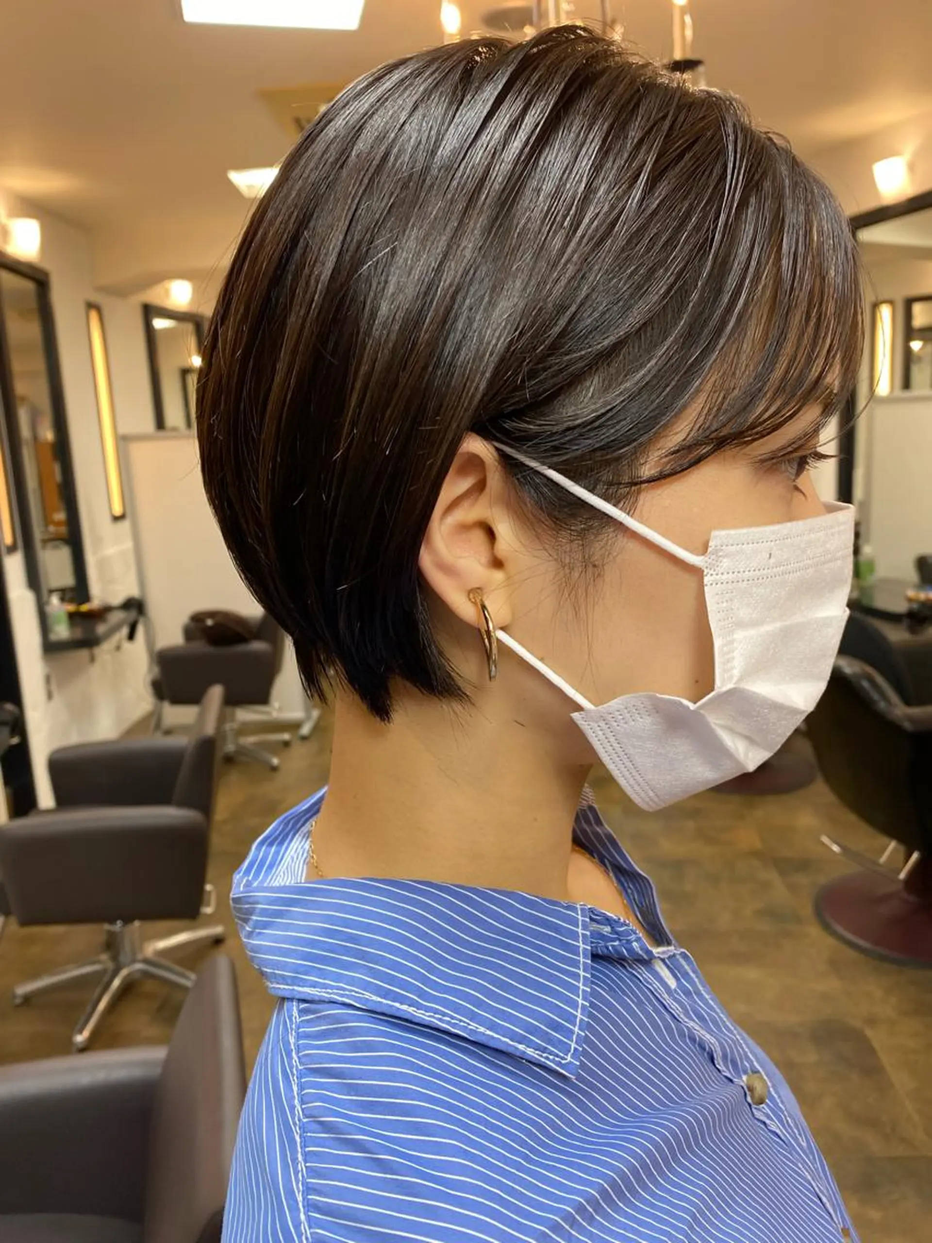 ショート カラー ショートボブ 丸みショート アッシュ 透明感カラー ボブ カット ヘアカラー トリートメント ボブ/縮毛矯正/ レイヤー/塚田のヘアスタイル