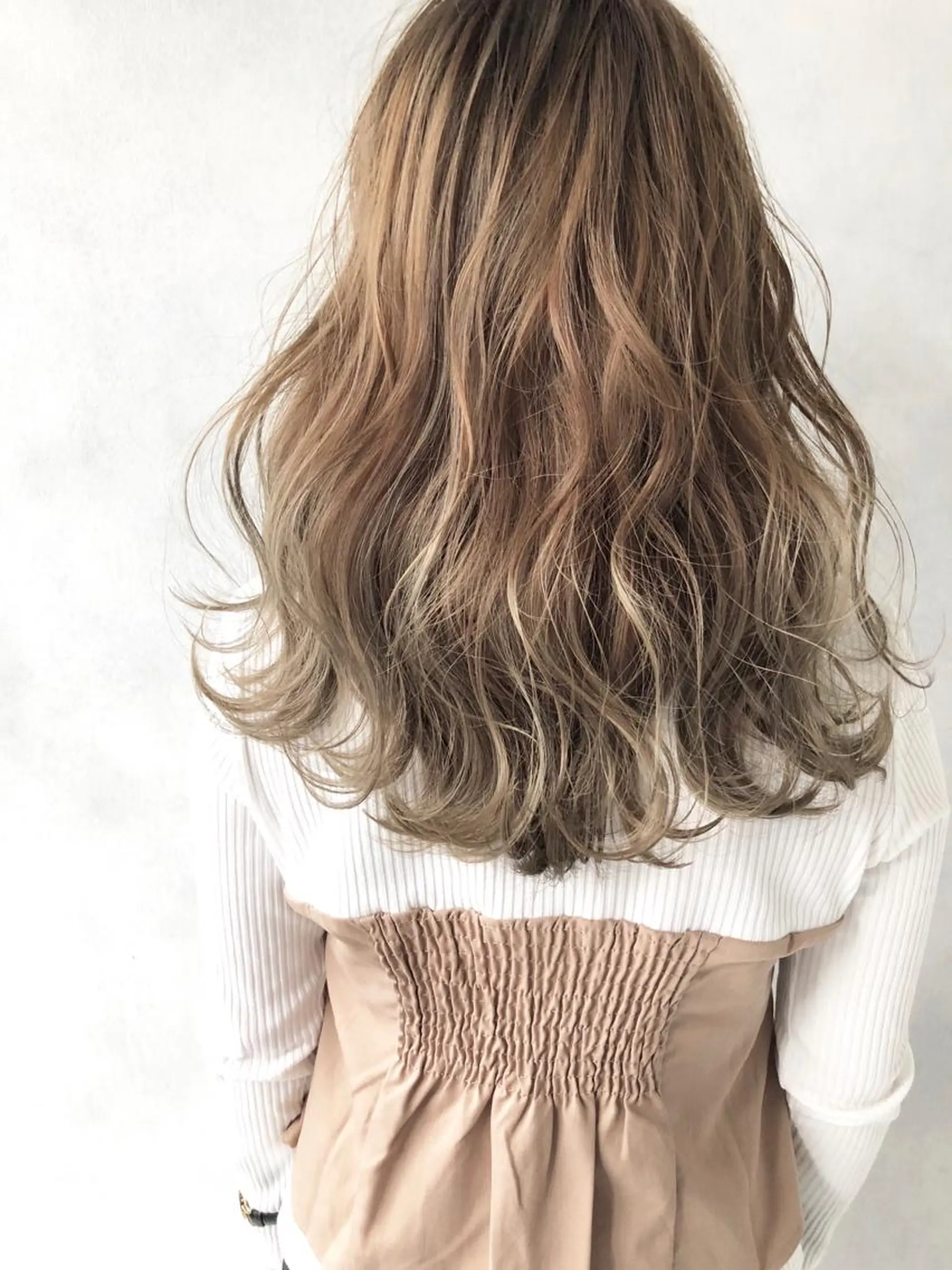 ロング ハイライト 小澤大輔 YOLO hairのヘアスタイル