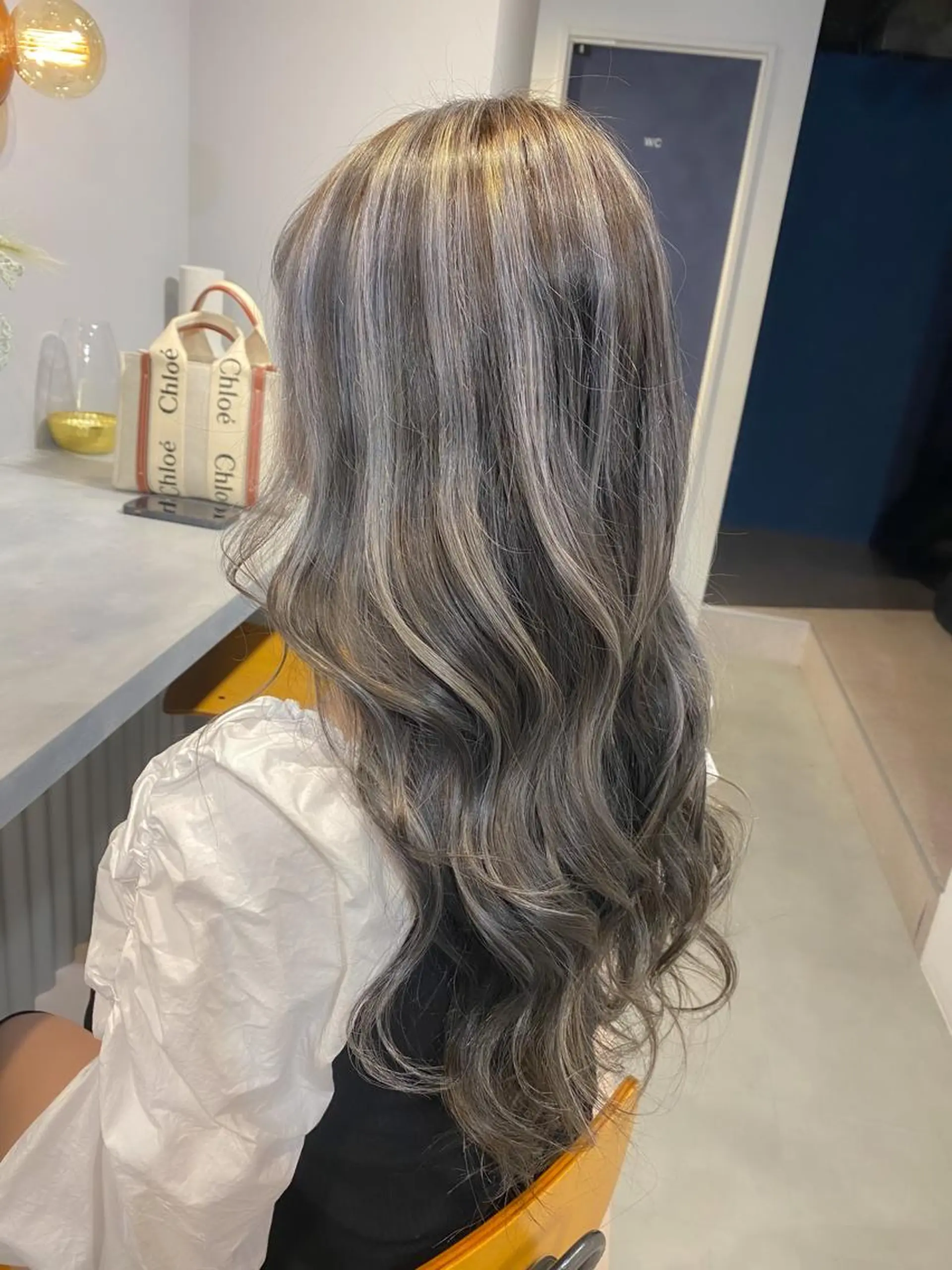 ロング カラー バレイヤージュ ブリーチ 透明感カラー デザインカラー ダブルカラー ヘアカラー トリートメント 💖ハイライト/ハイ トーン💖MIKIのヘアスタイル