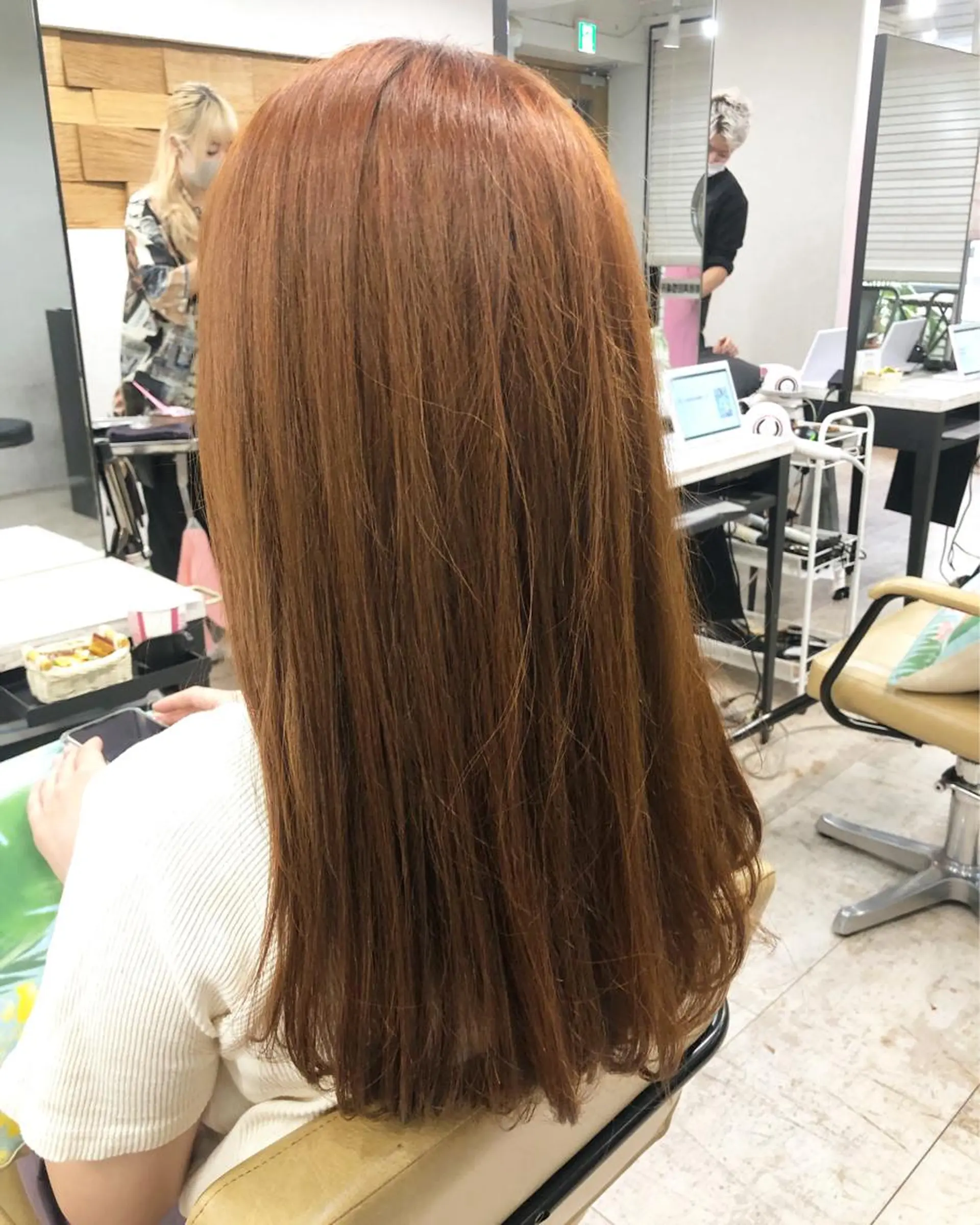 ロング カラー ブラウンカラー オレンジ オレンジブラウン ヘアカラー トリートメント 🔥ブリーチカラー 槙川のヘアスタイル