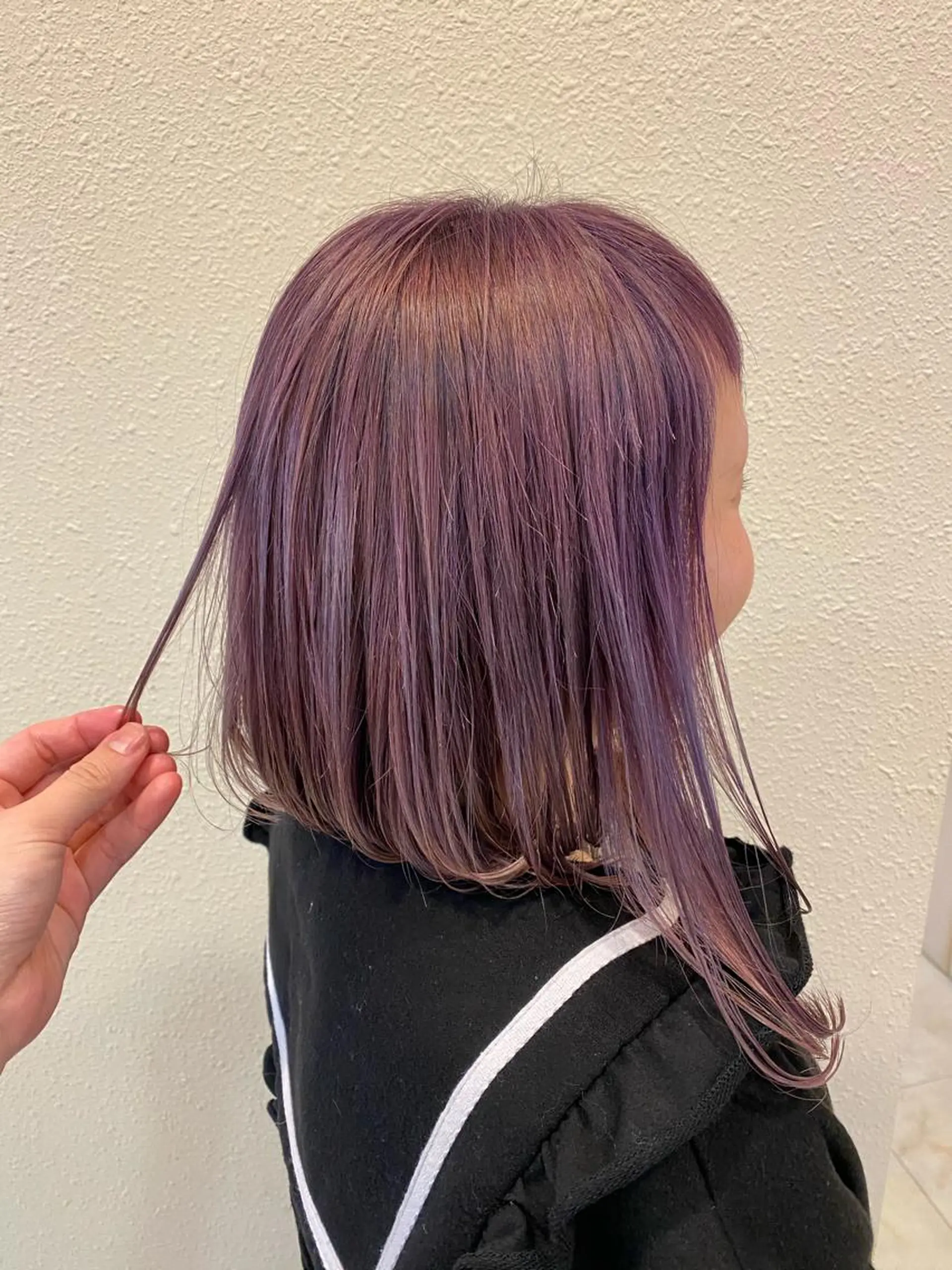 ミディアム パープルカラー coeur所属・中川 茜里のヘアスタイル