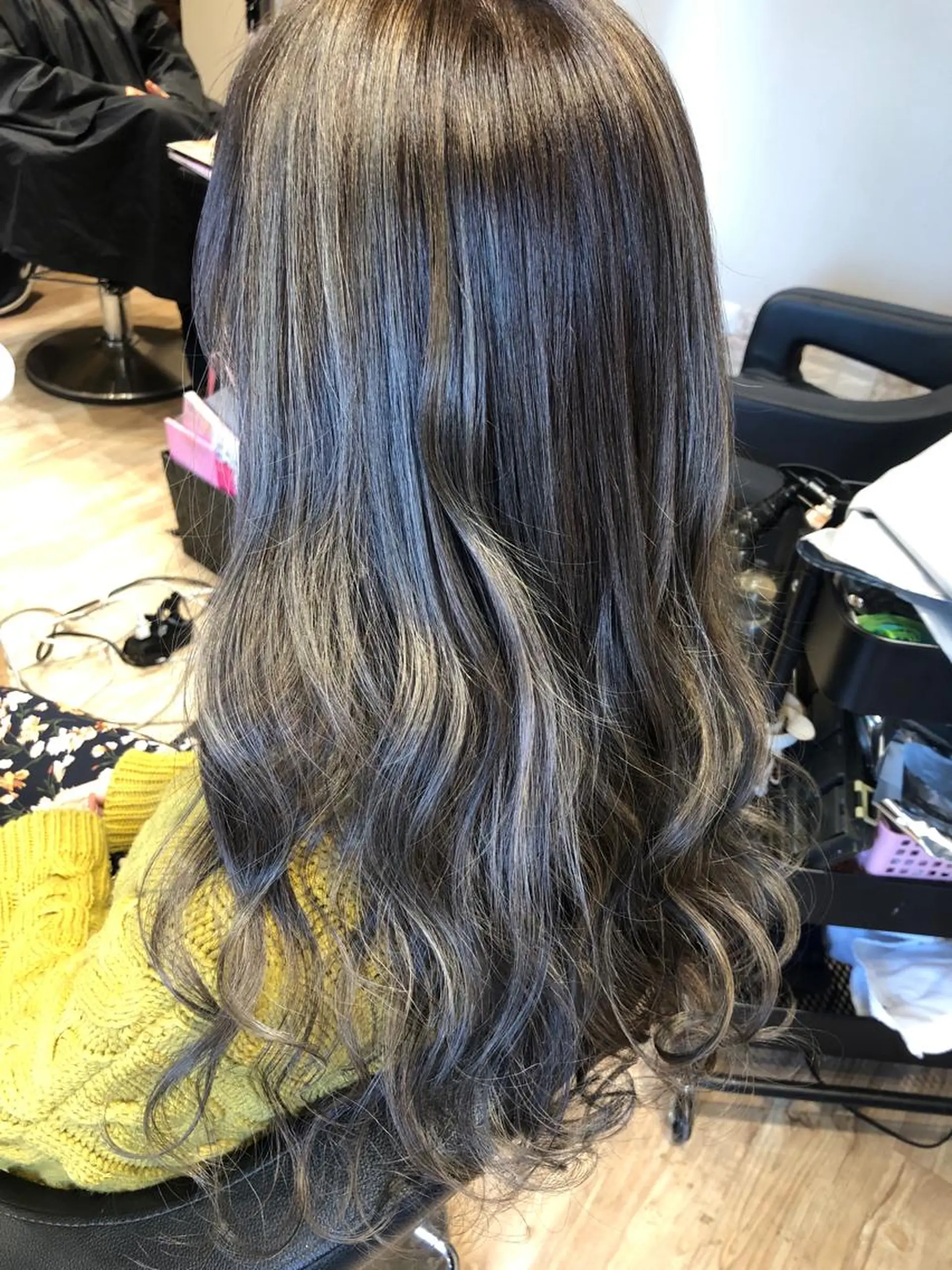 カラー 早川 真幸のヘアスタイル