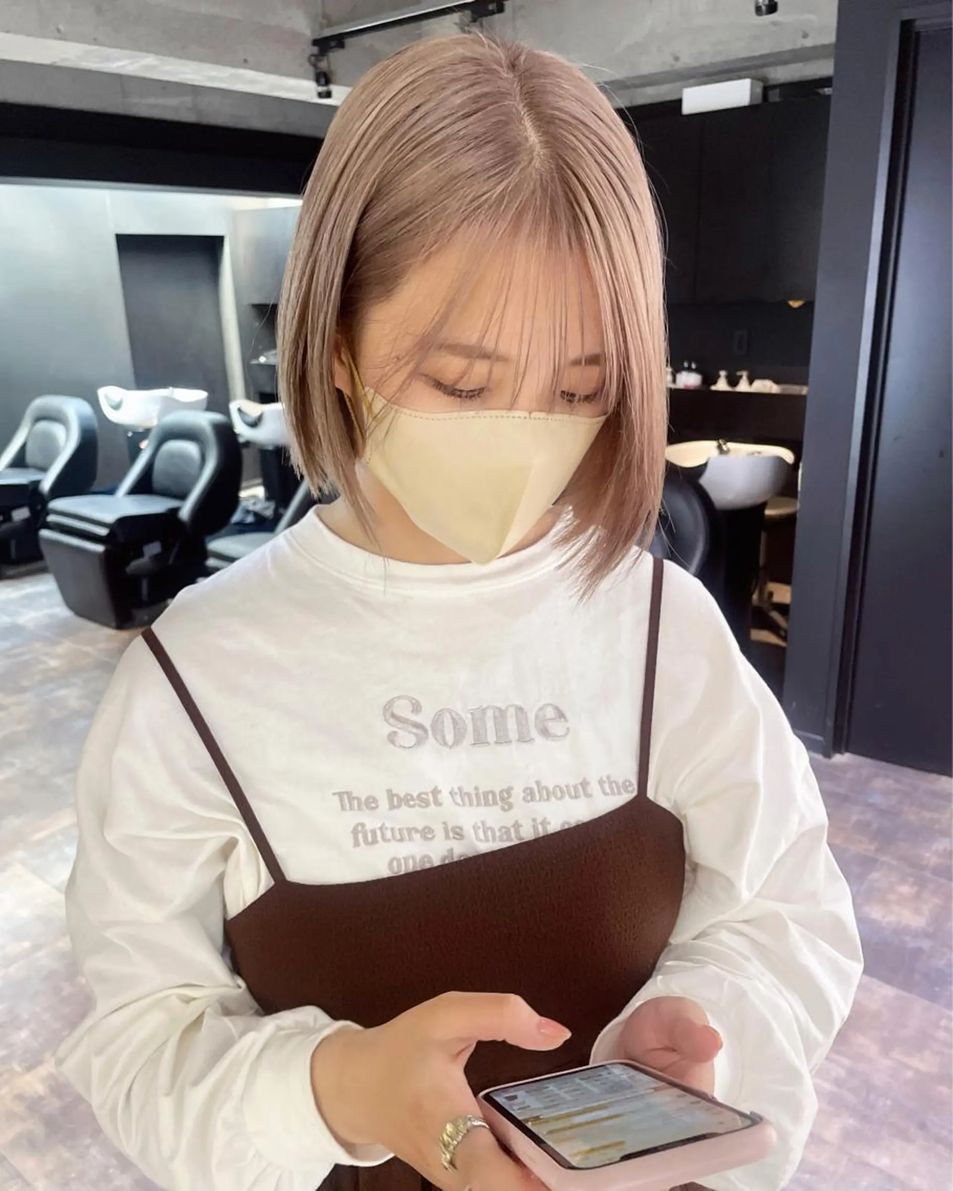 ミディアム カラー ベージュカラー ブリーチ ハイトーンカラー ミルクティーベージュ ヘアカラー 心斎橋/ブリーチ minamiのヘアスタイル