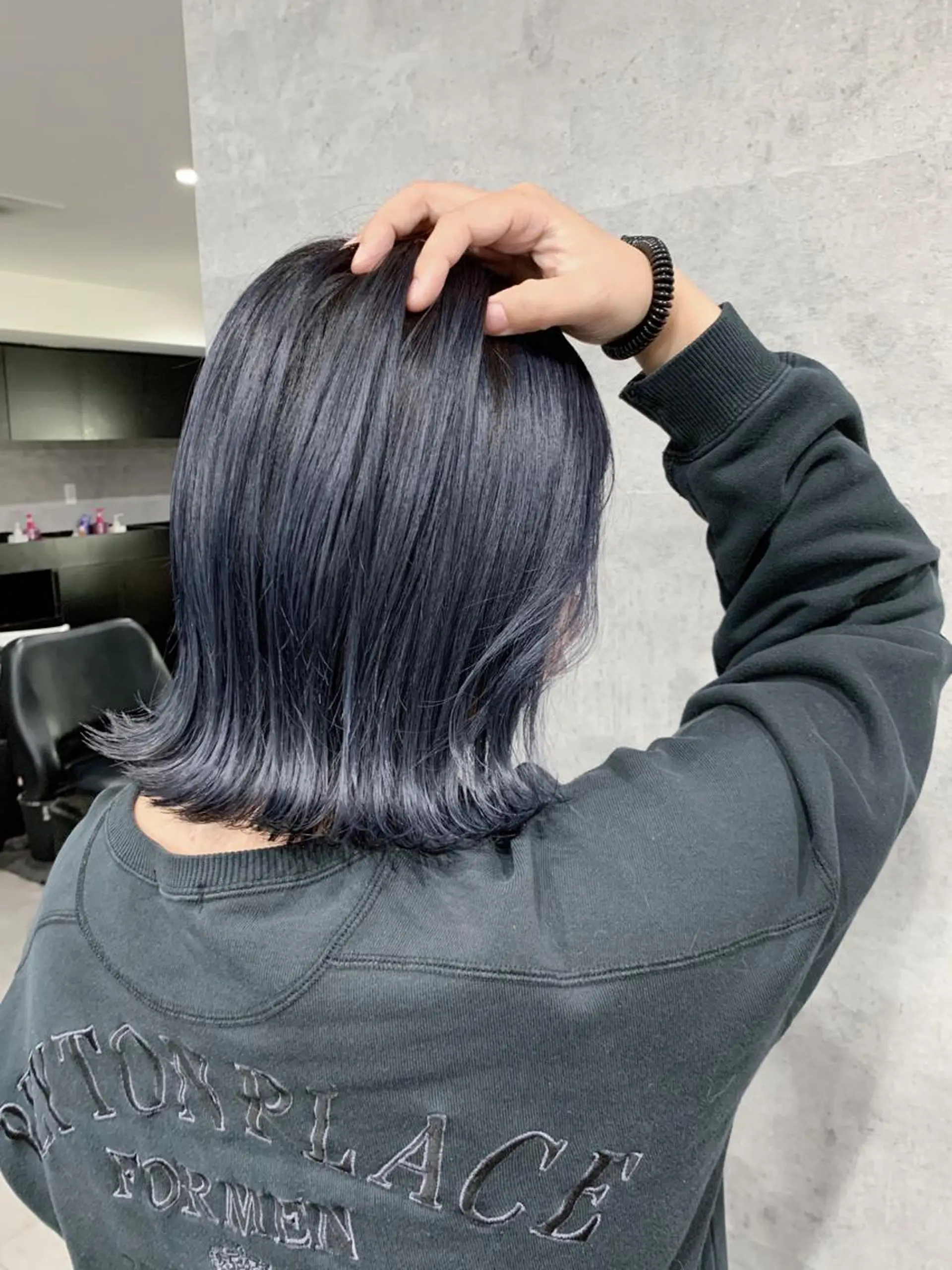 ショート カラー ブリーチ ブルーカラー ネイビーカラー _WHITE 天神店 YUMEKA🐻のヘアスタイル