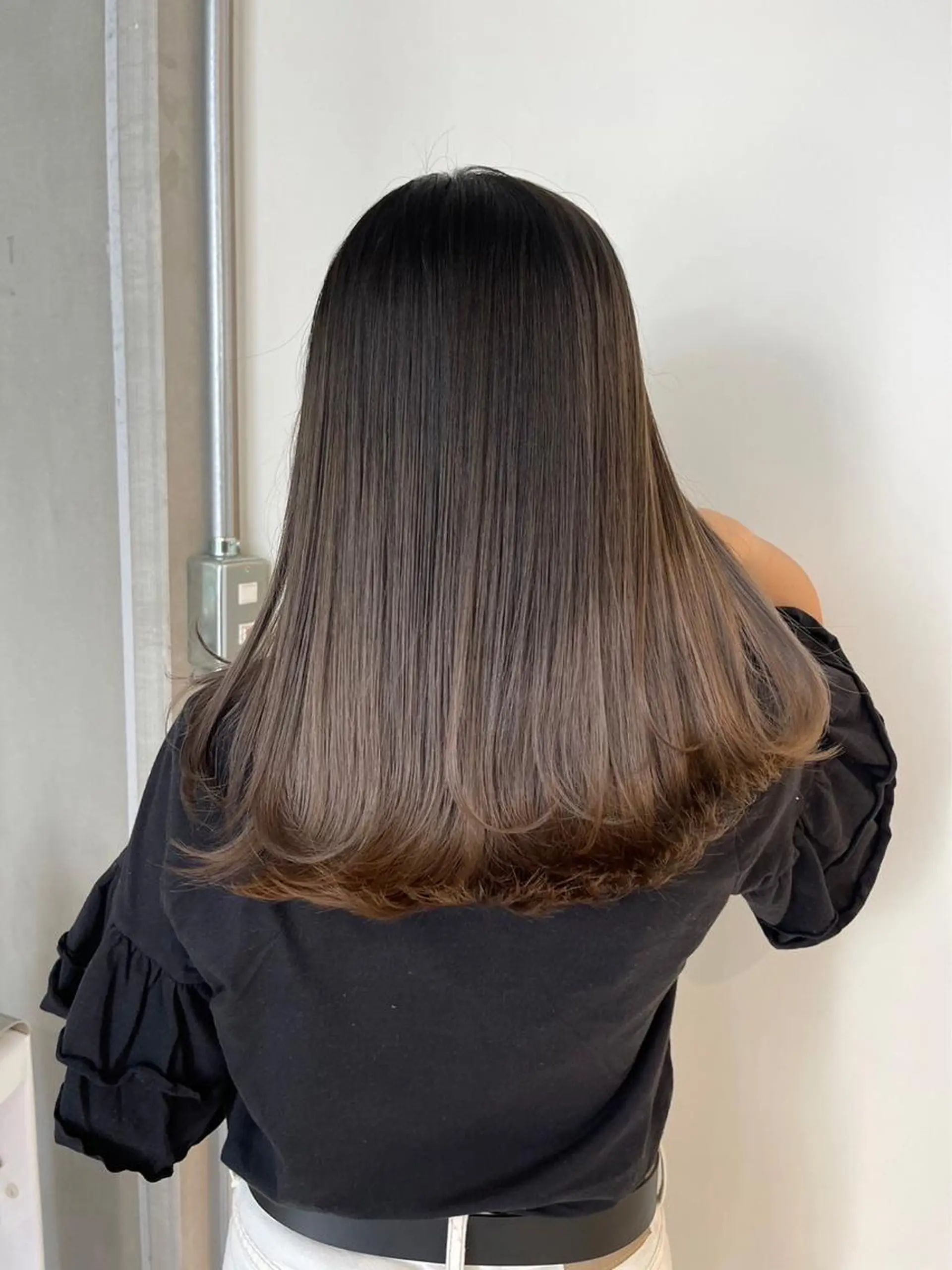 セミロング カラー アディクシーカラー バレイヤージュ ブリーチ デザインカラー ダブルカラー カット ヘアカラー トリートメント 【公式】amble luxe池袋東口🩷のヘアスタイル