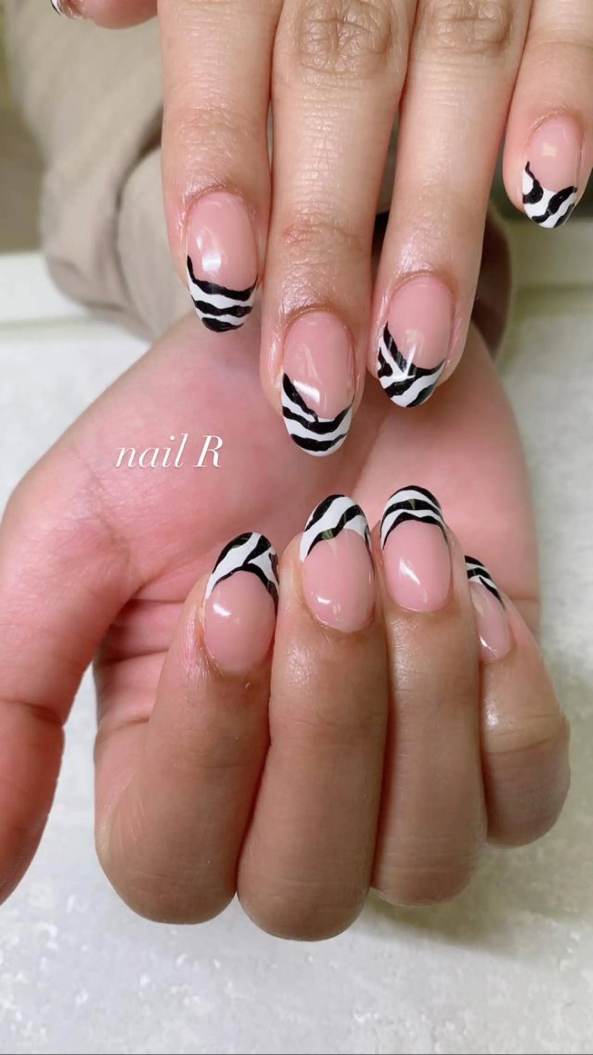 ミディアム ハンドネイル JNA認定講師🌸 RIEのネイルデザイン