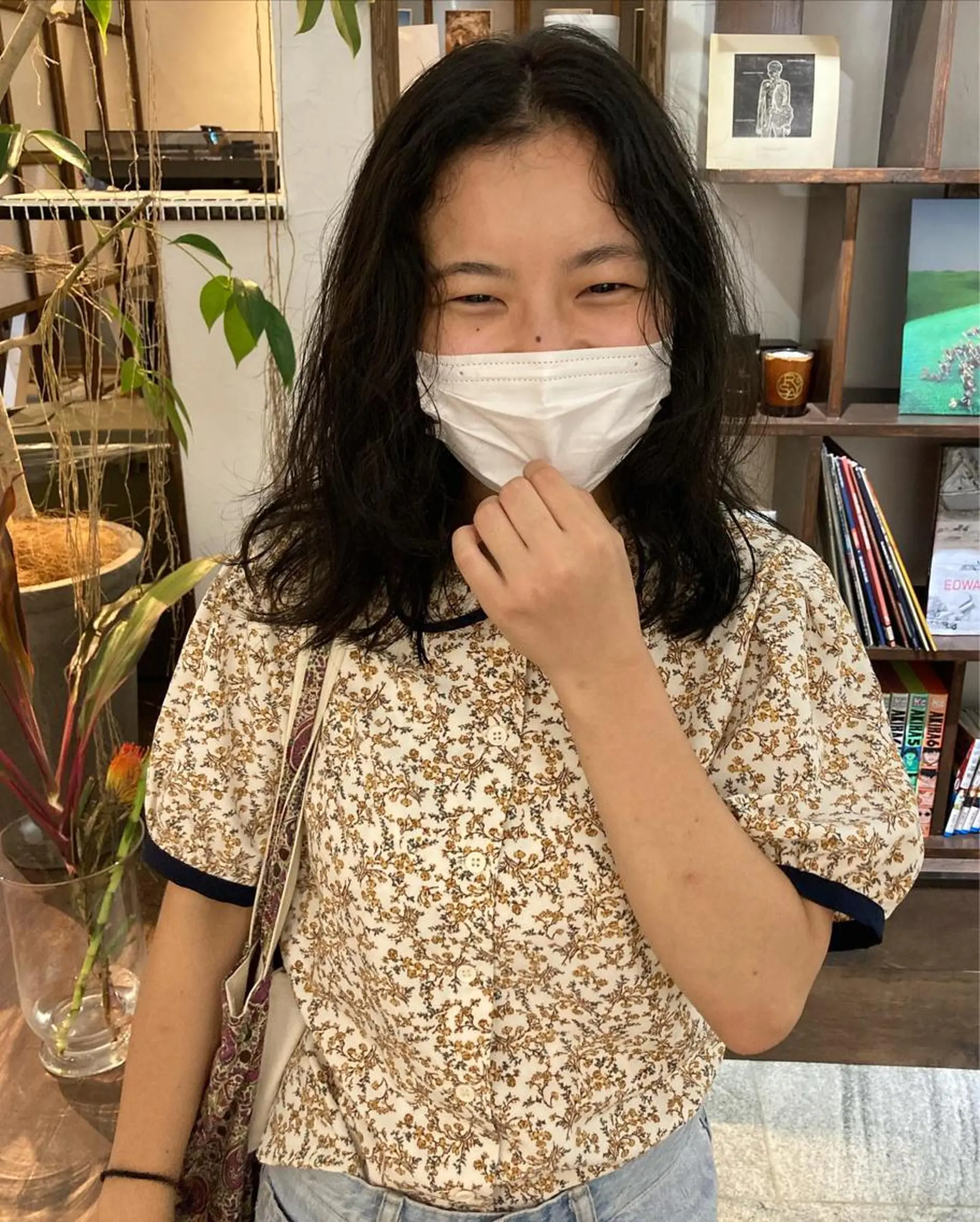 ミディアム くせ毛 金田 夏野のヘアスタイル