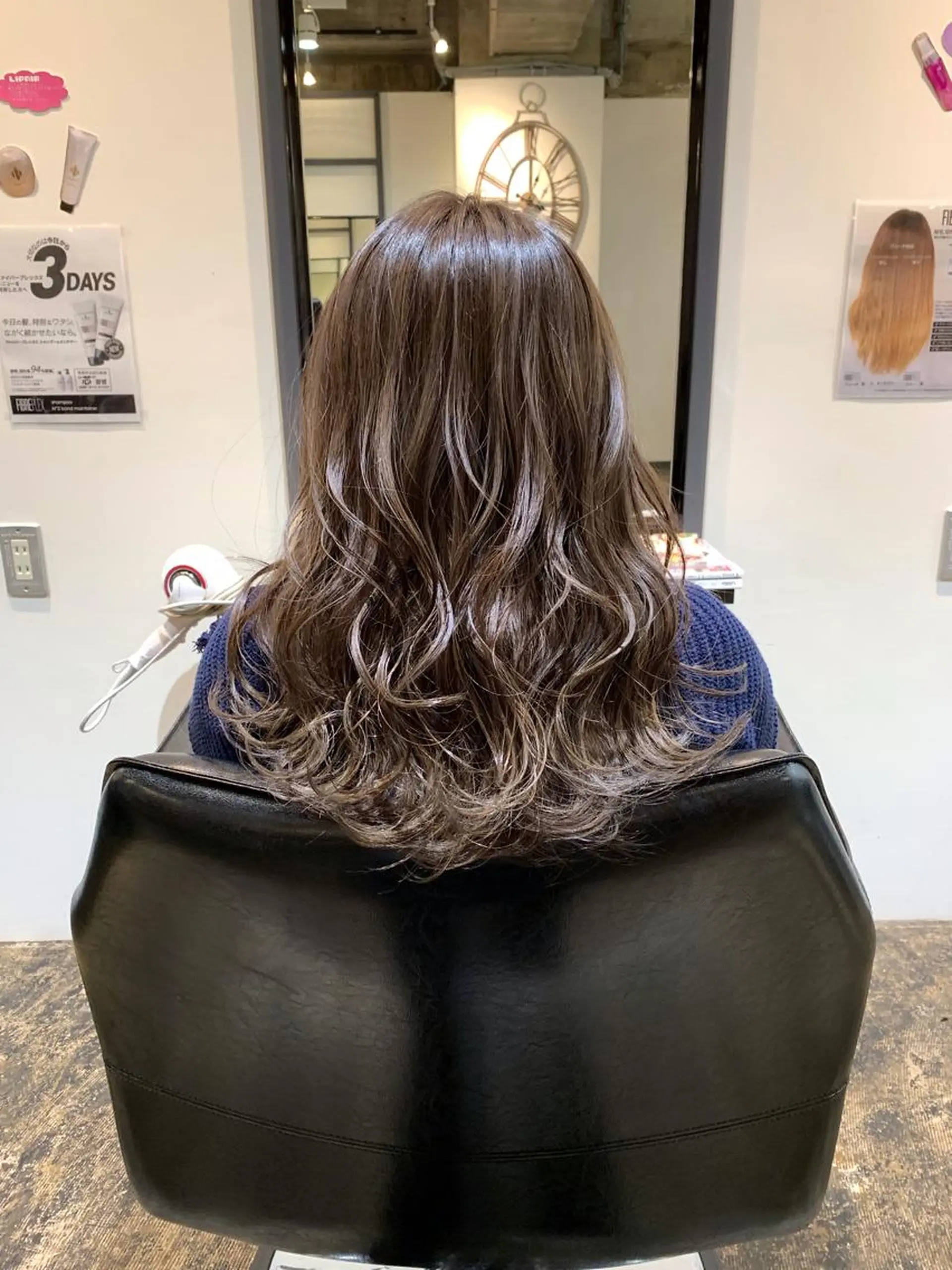 セミロング カラー Neale. yumiのヘアスタイル