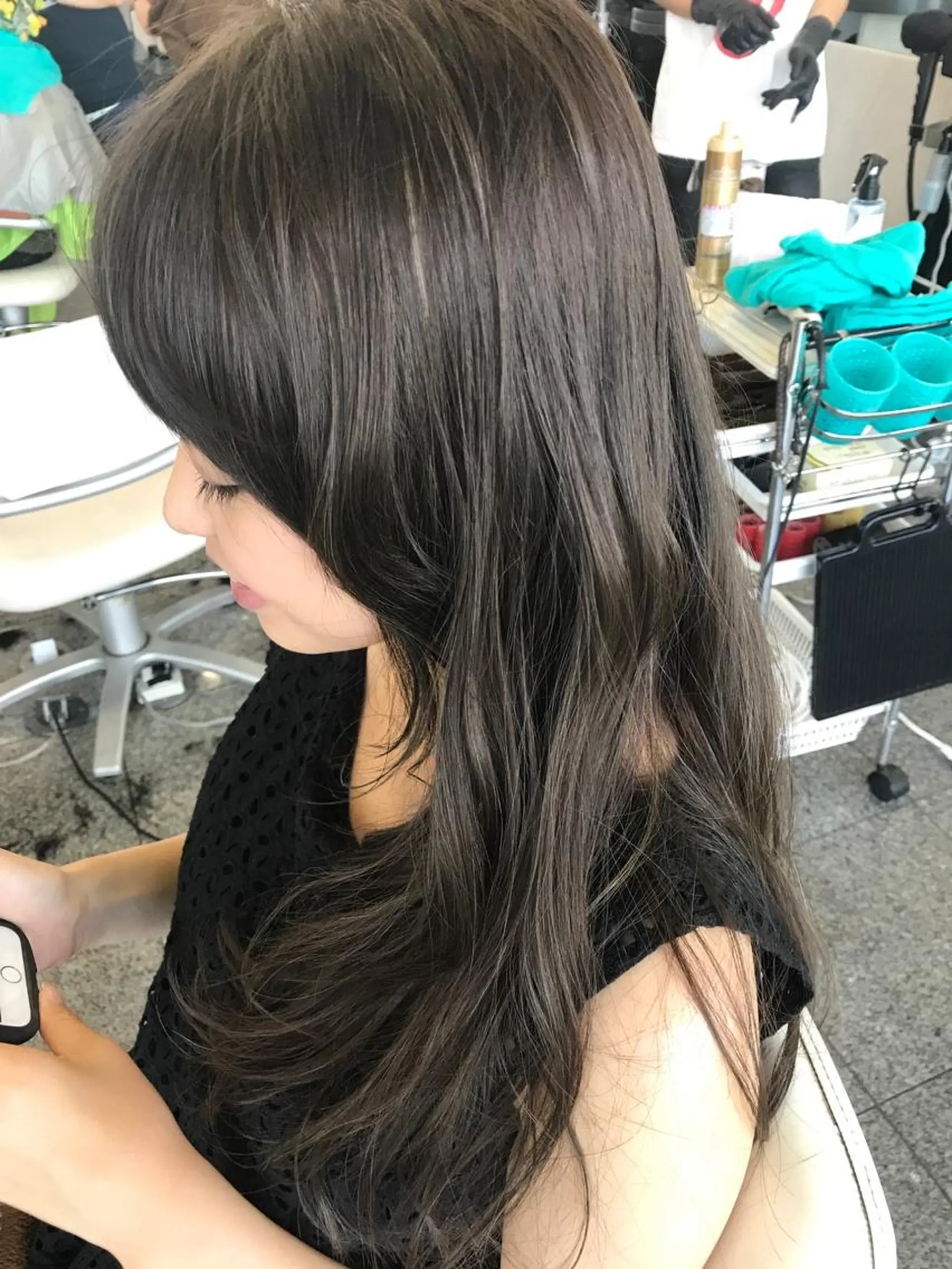 ロング アッシュ flat所属・今井 はるかのヘアスタイル