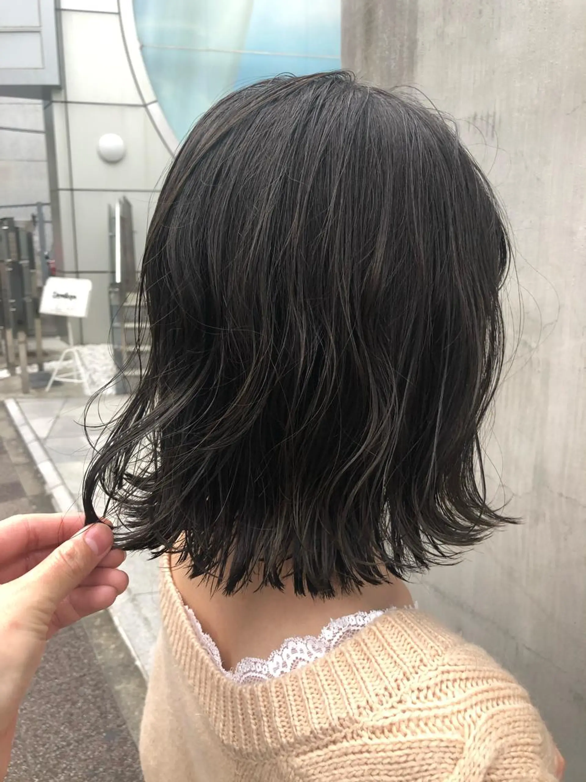 ミディアム カラー ブリーチ グレージュ ブリーチなしカラー オリーブグレージュ オリーブグレー ヘアカラー 千葉 郁也のヘアスタイル