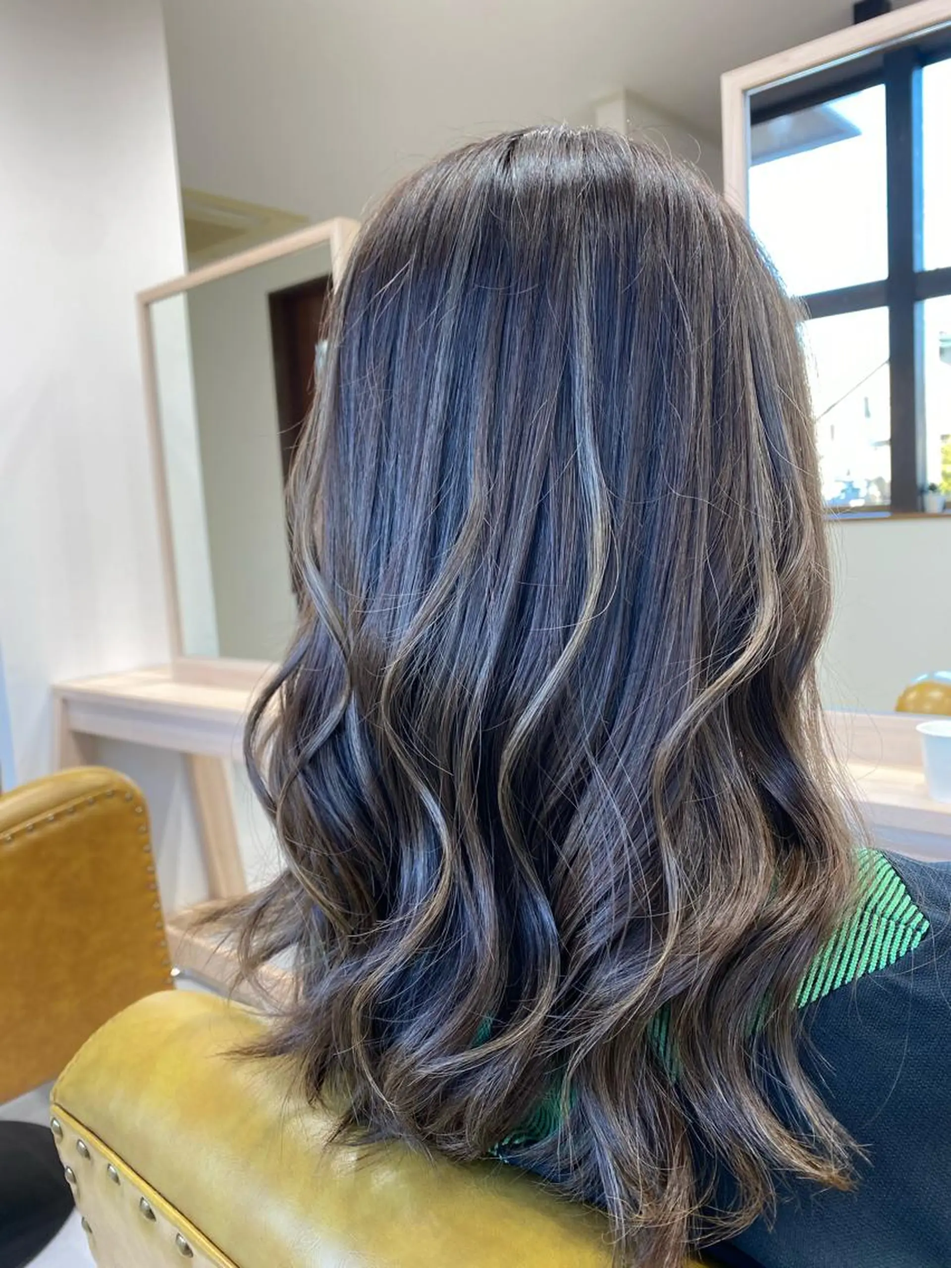 セミロング カラー ハイライトカラー ハイライト 松本 菜那のヘアスタイル