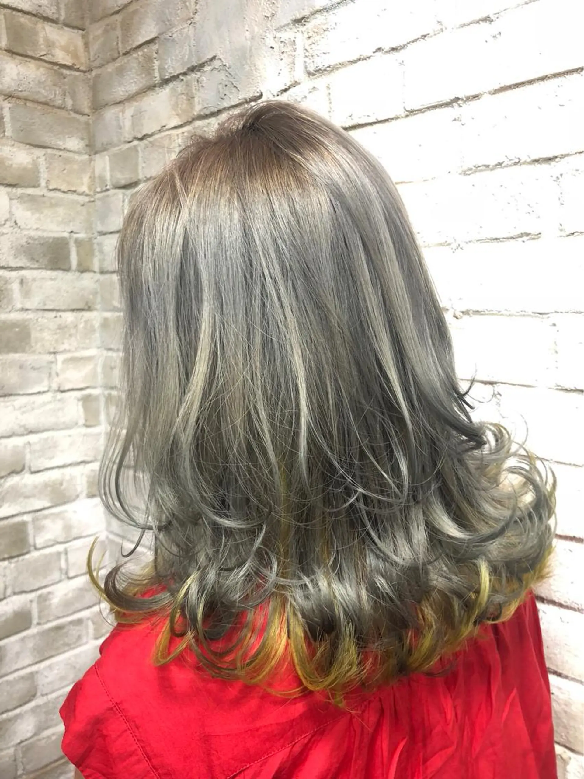 セミロング カット AMNESIA たまプラーザ所属・Topstylist 大図 遥輝のヘアスタイル