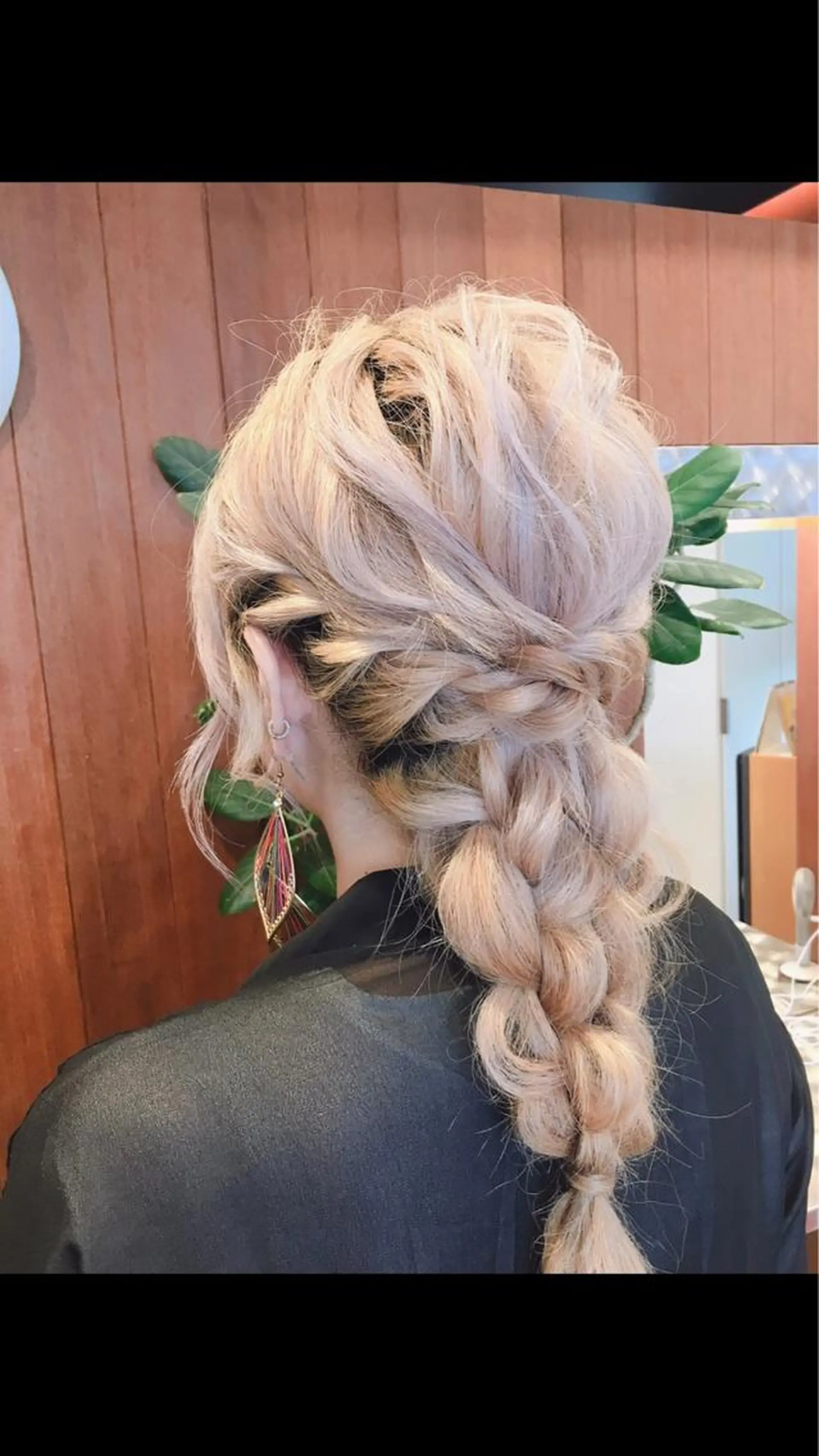 セミロング ヘアセット 近 沙織のヘアスタイル