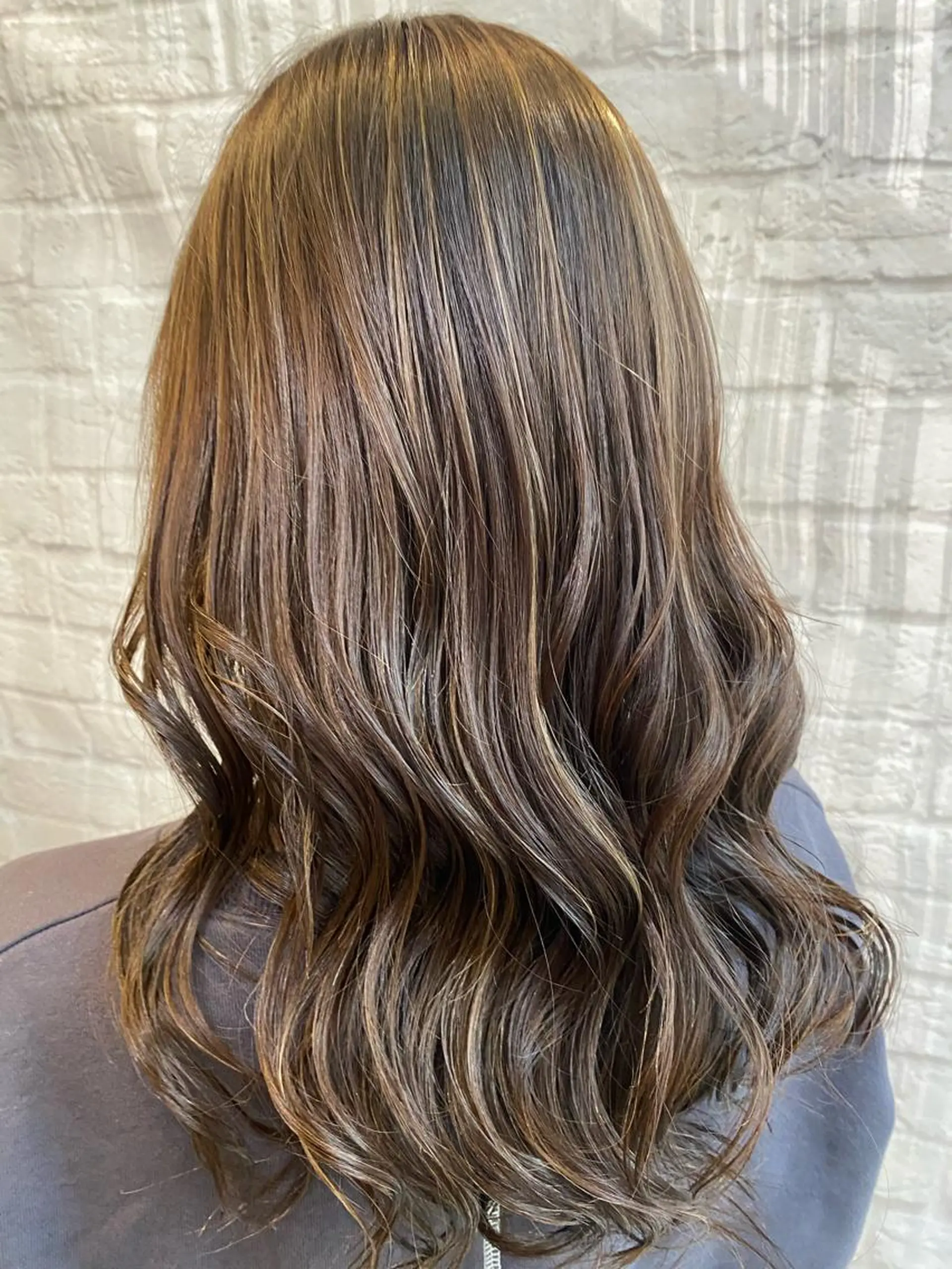 ロング diar／Saori 透明感カラー🤍のヘアスタイル