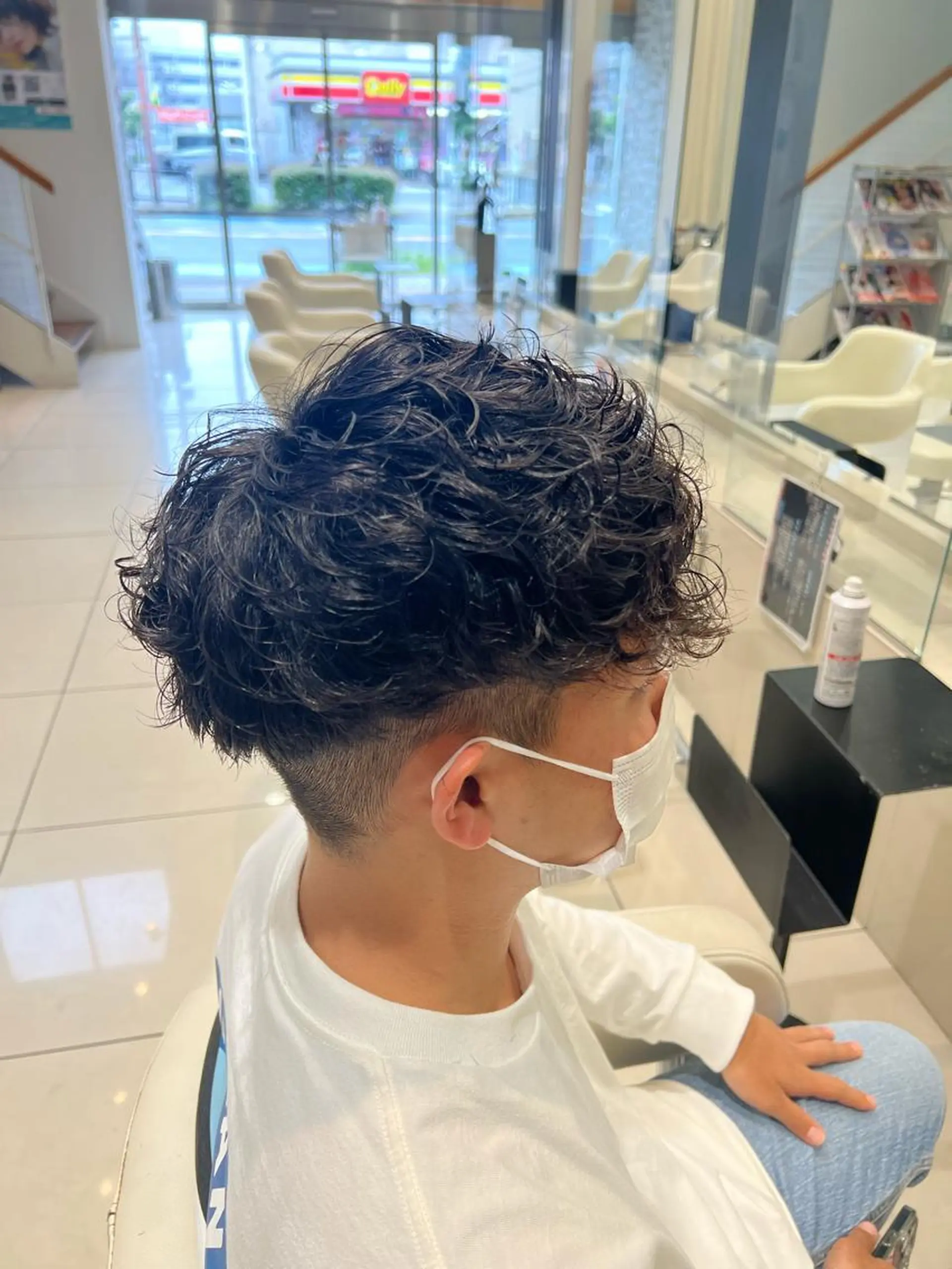 ショート パーマ メンズ メンズパーマ スペインカール カット パーマ ☃️顔周りレイヤー グレージュSHUTOのヘアスタイル