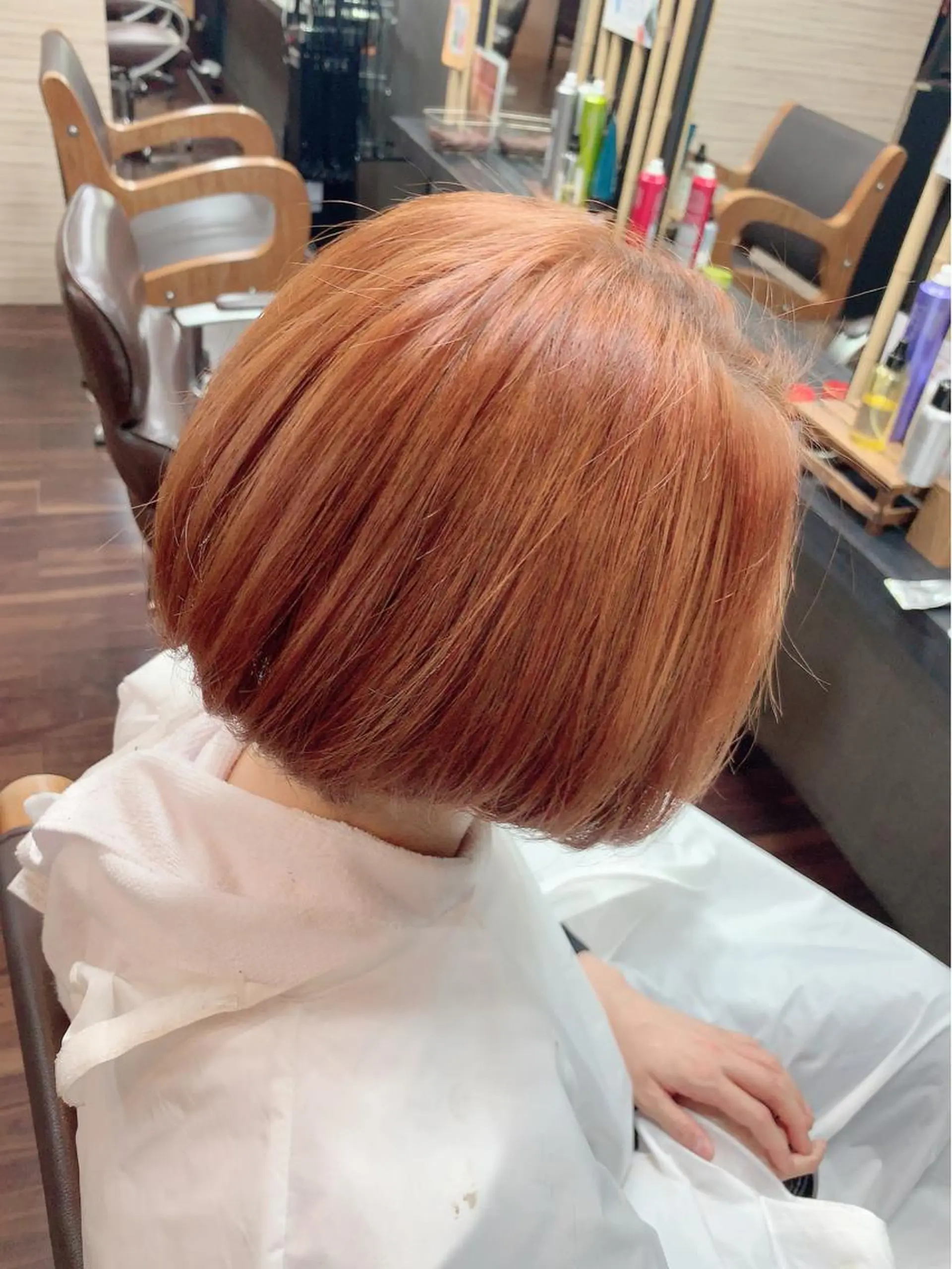 ショート ヴェチカヘア京橋所属・脱白髪染め カミタニのヘアスタイル