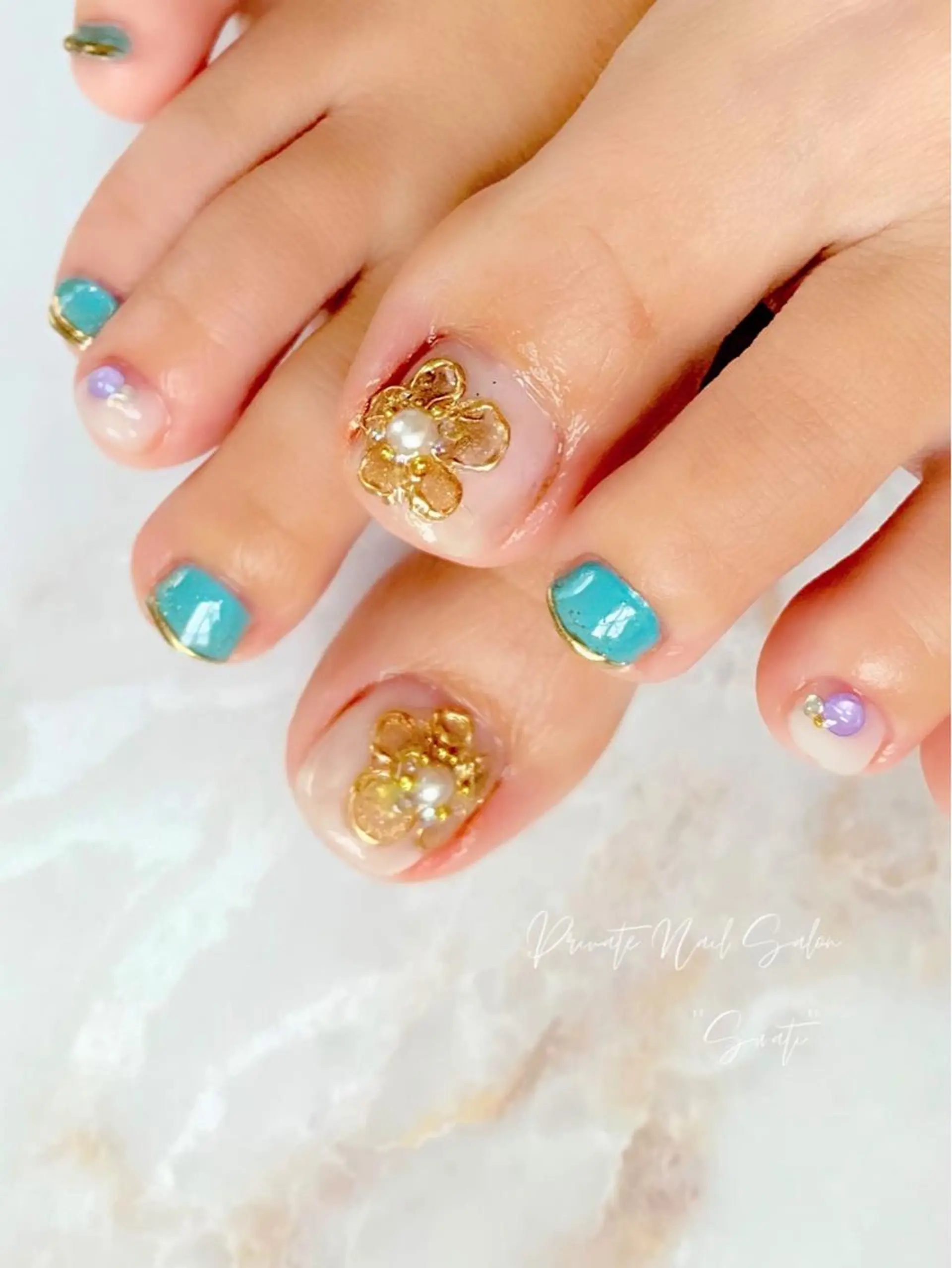 ネイル アートネイル フットネイル ニュアンスネイル オフィスネイル 夏ネイル yuko （ネイリスト）のネイルデザイン