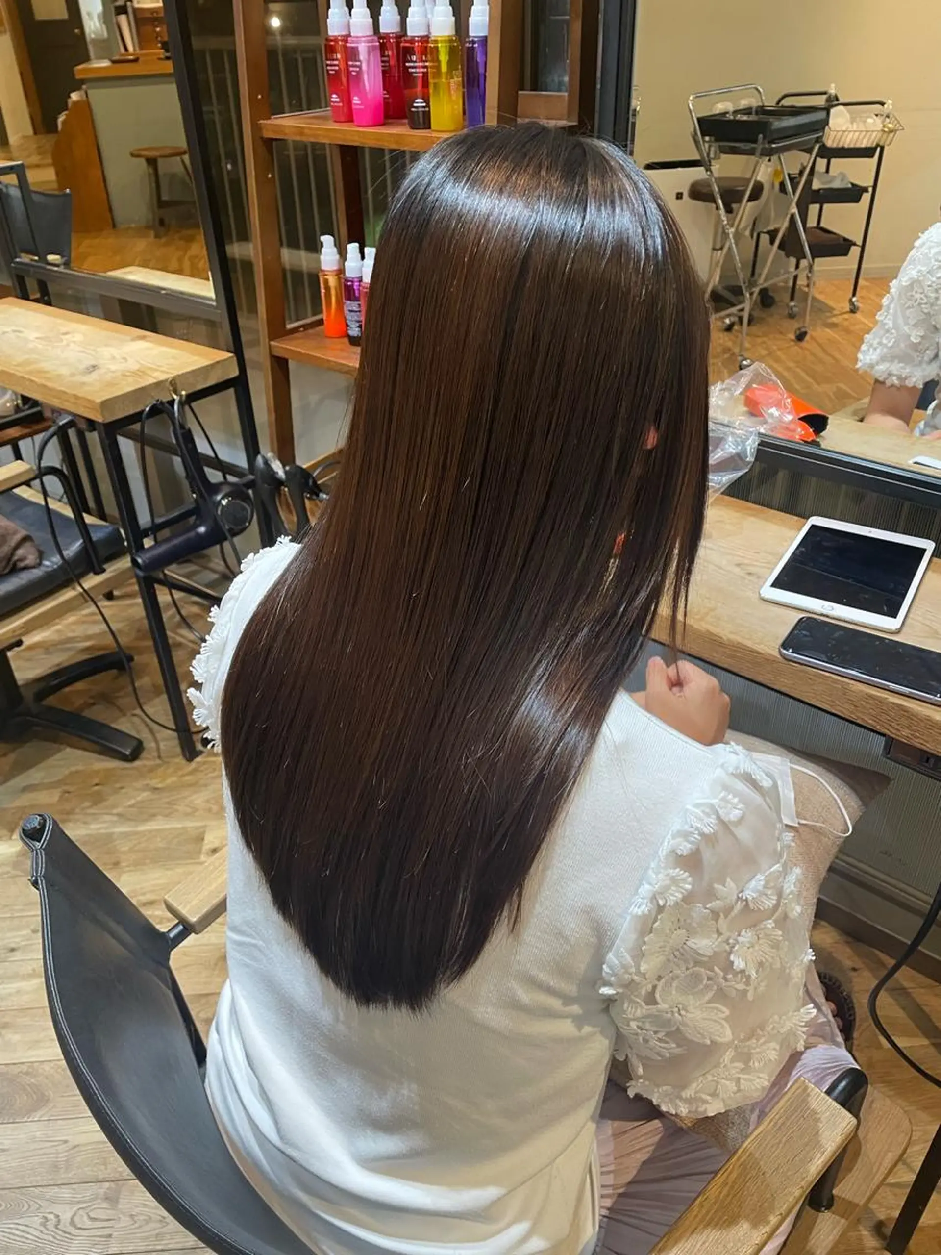 ロング あやか/ベージュ /透け感カラーのヘアスタイル