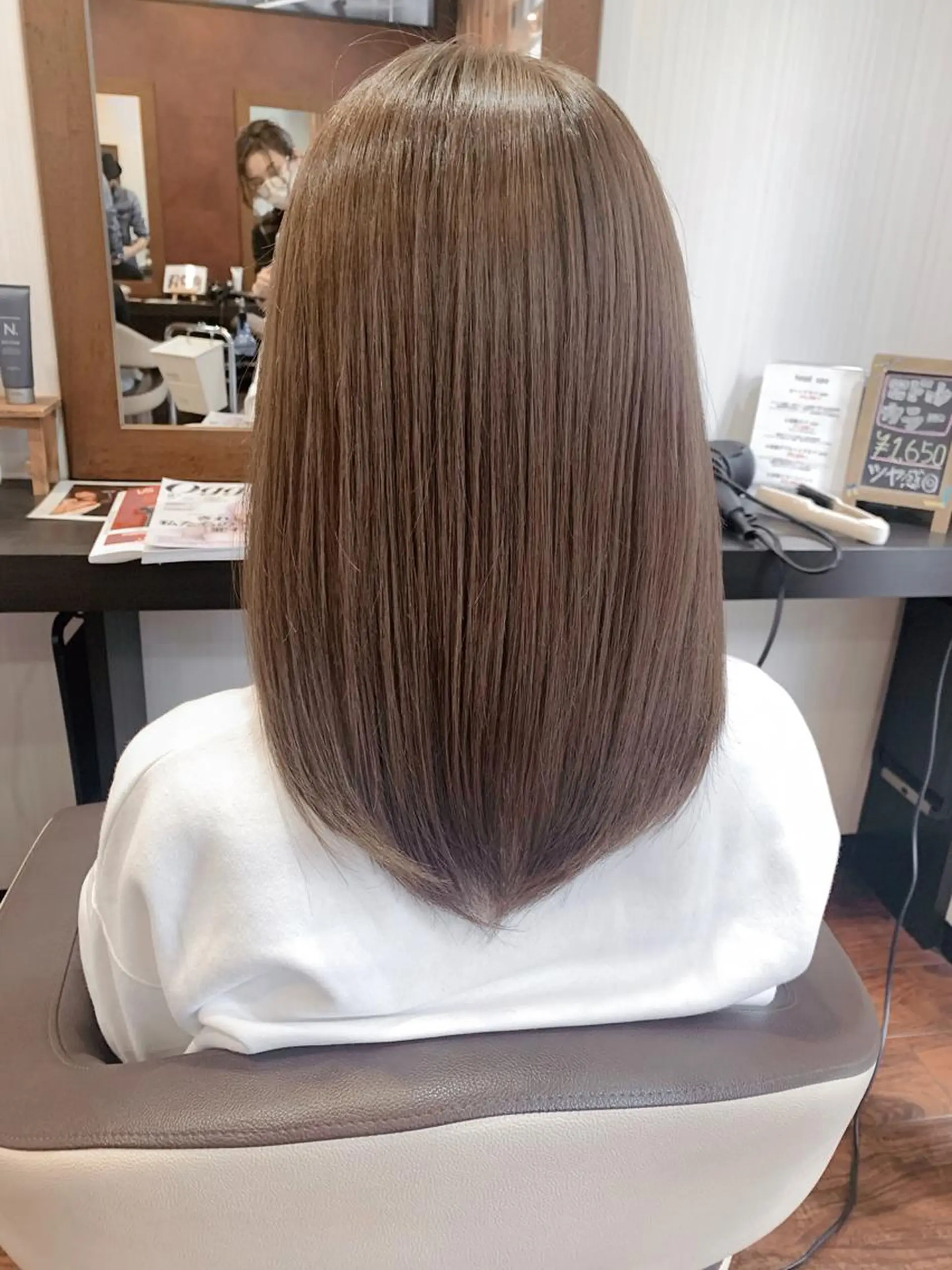 ミディアム カラー 井上 美奈子のヘアスタイル