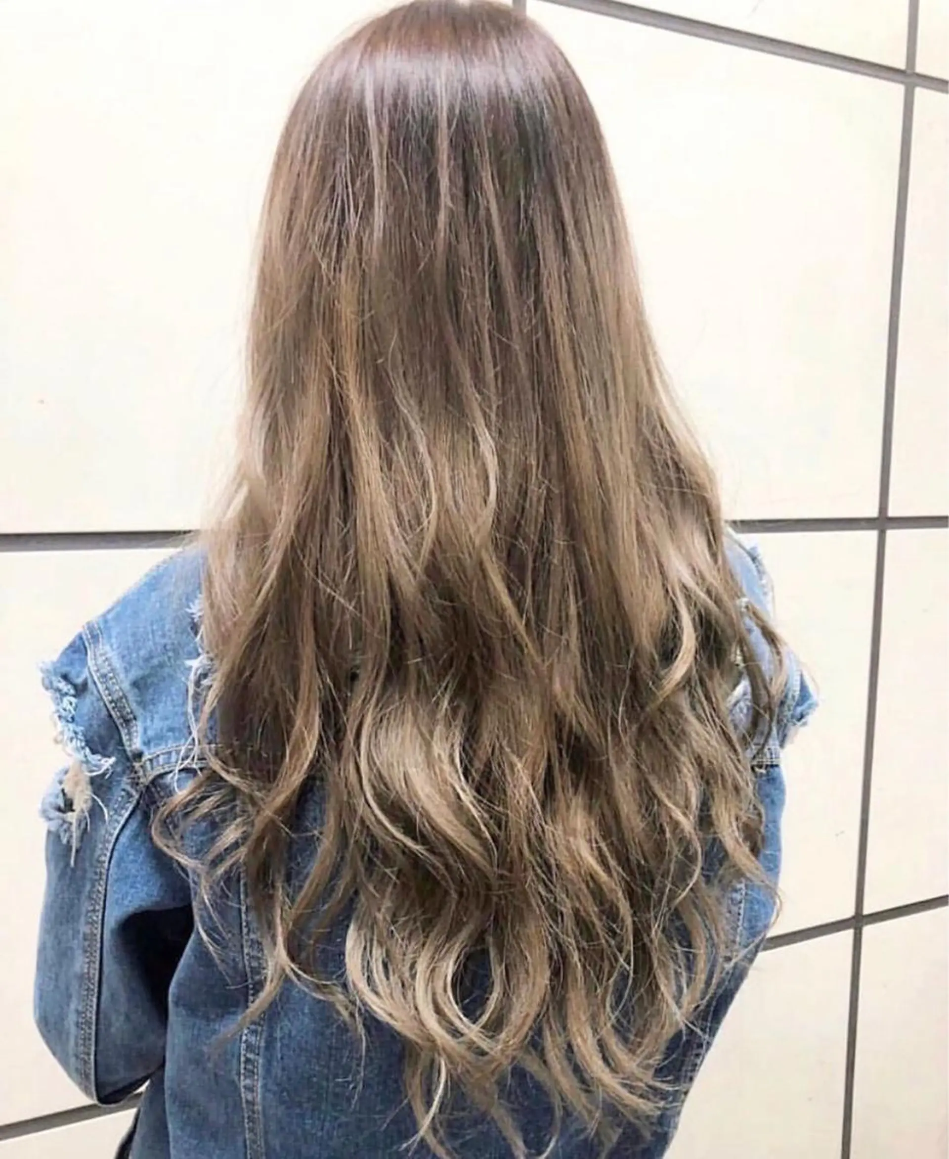 ロング ハイライト レイヤーカット salowin 原宿 aroa所属・韓国／ハッシュカット ／透明感カラー／金野のヘアスタイル