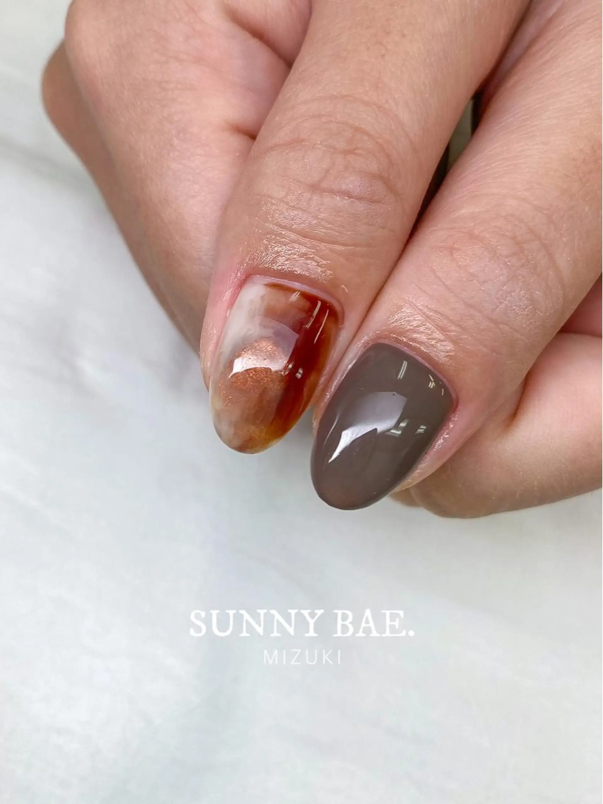 ネイル べっ甲ネイル マグネットネイル ニュアンスネイル 冬ネイル SUNNY BAE. 🌼MIZUKIのネイルデザイン