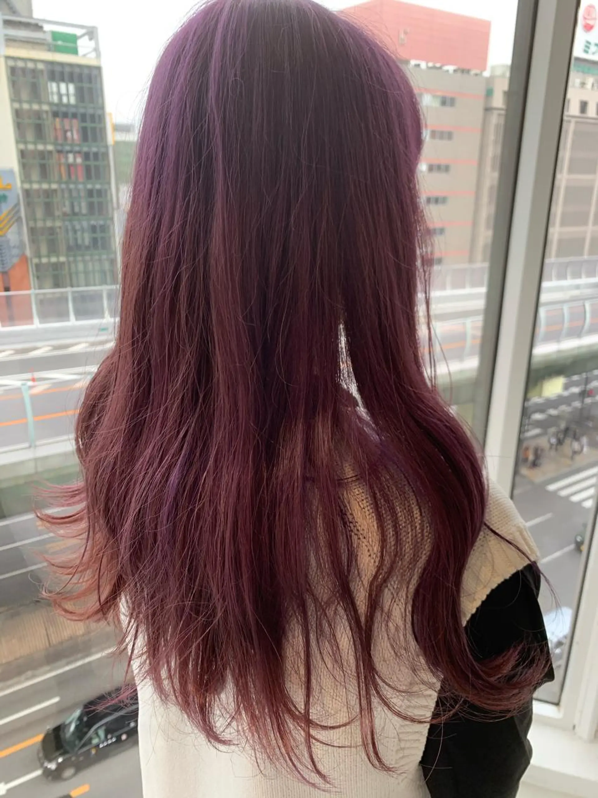 ロング カラー ピンクカラー バイオレットカラー ヘアカラー トリートメント LUXBE LUCE那覇イオン店所属・LUXBE LUCEのヘアスタイル