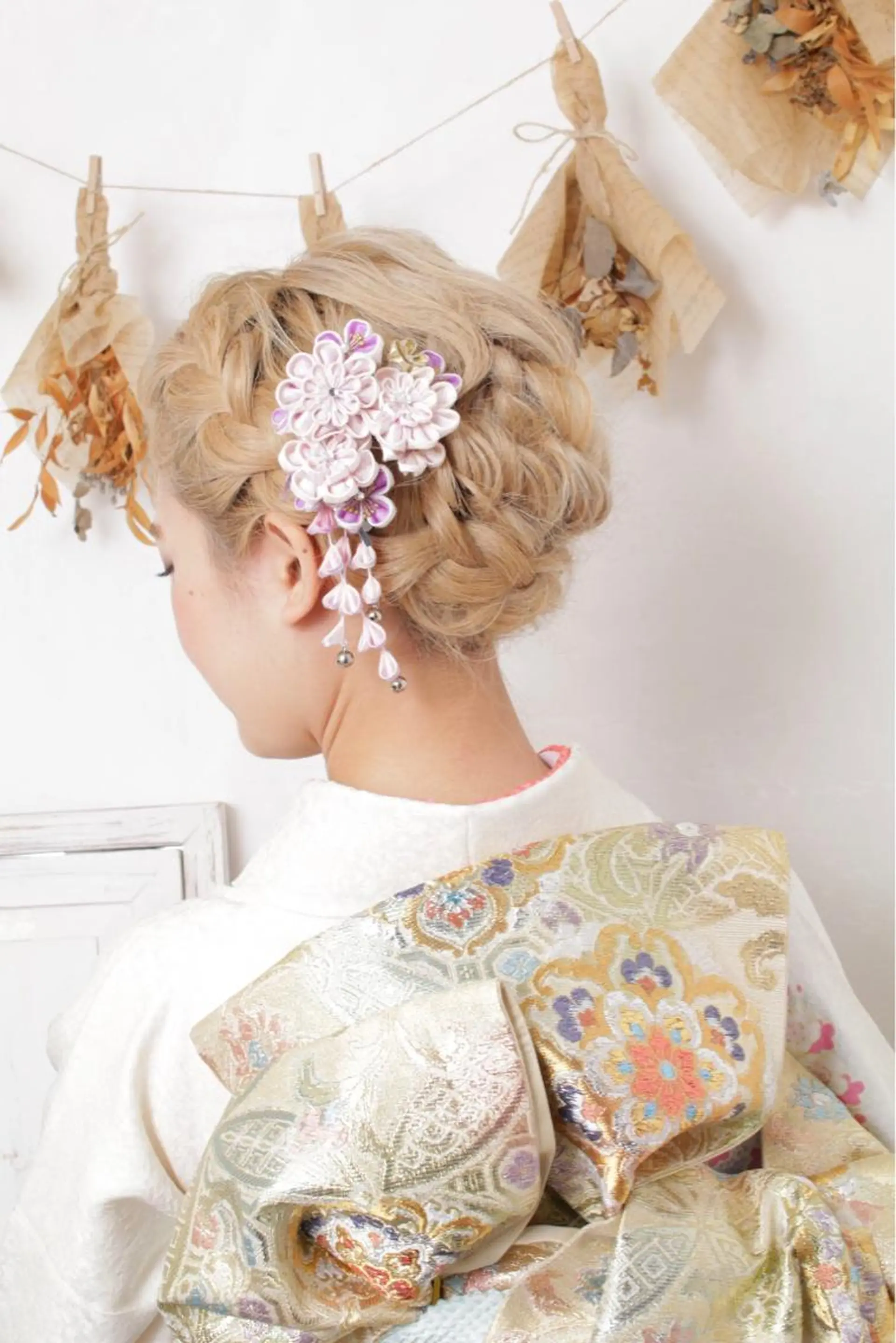 ロング カラー パーマ ヘアアレンジ 推し活専用 【派手髪】飯野ゆかりのヘアスタイル