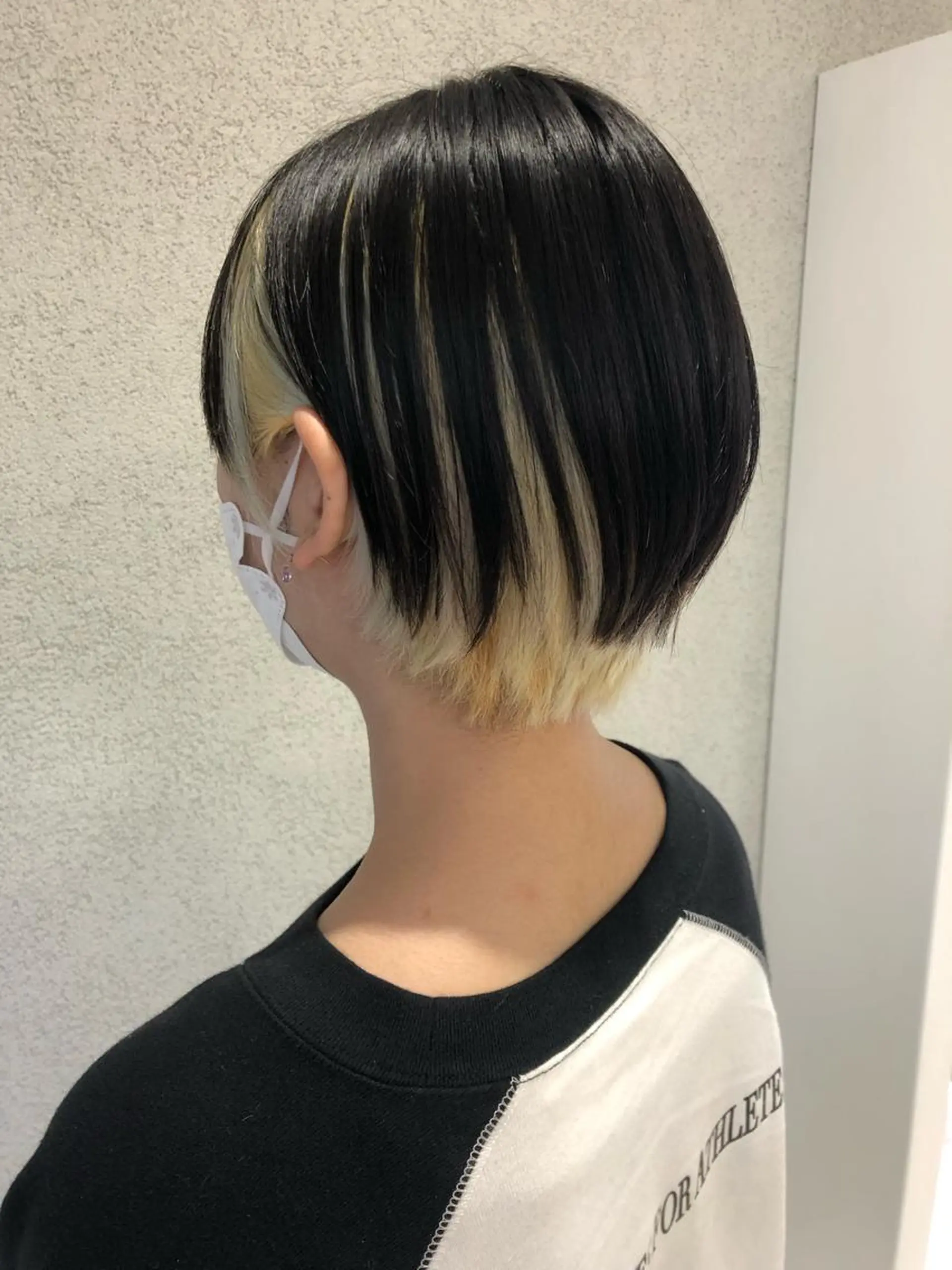 ショート カラー ブリーチ ヘアカラー 阿部 美咲のヘアスタイル