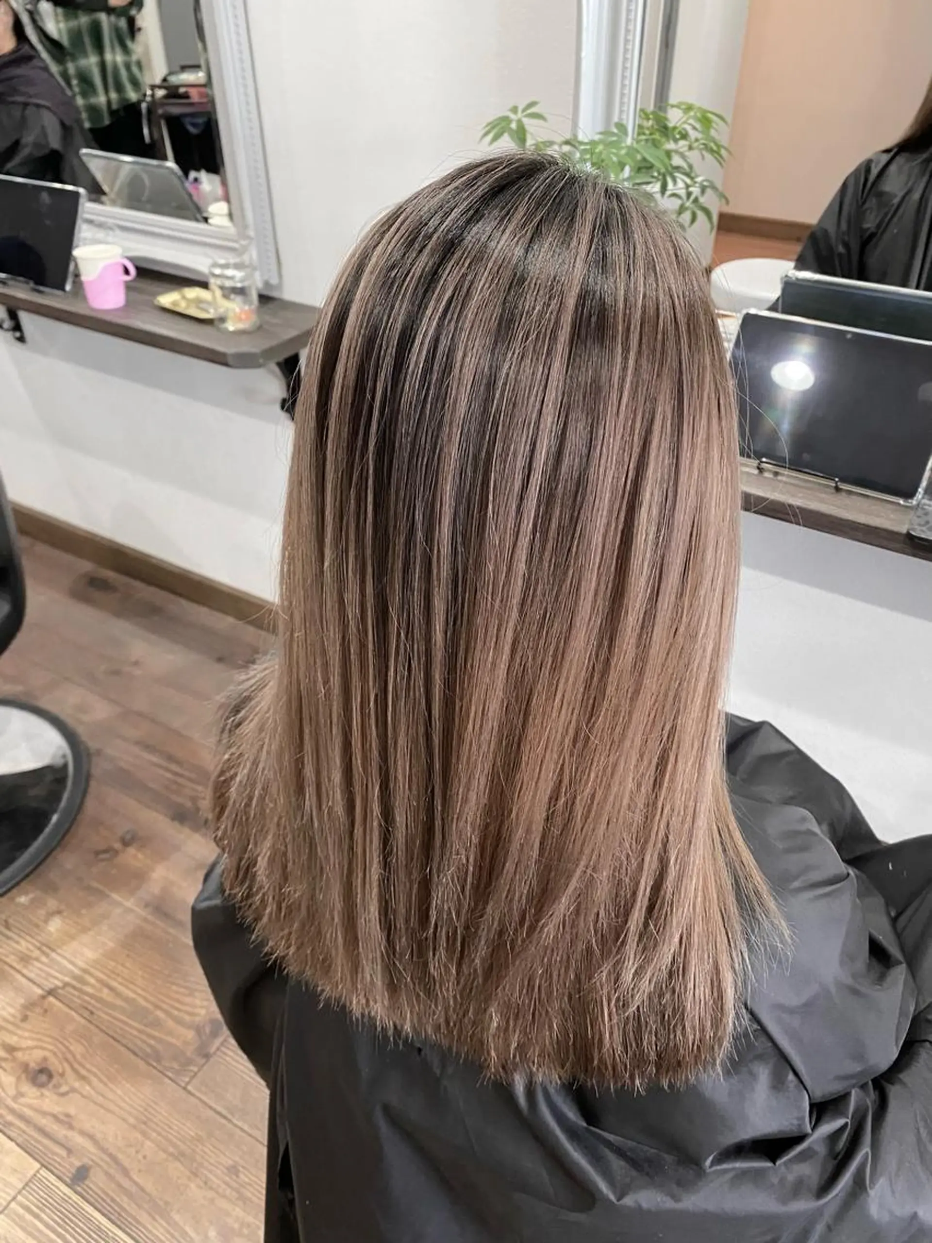 ロング ヘアカラー _White広島所属・バレイヤージュ 隅中秀弥のヘアスタイル