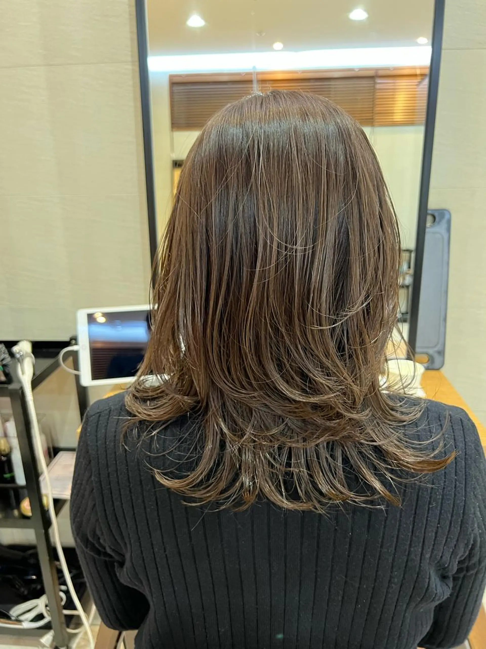 セミロング レイヤーカット カット ヘアカラー トリートメント メンズカット曲がる 縮毛矯正佐々木タクマのヘアスタイル