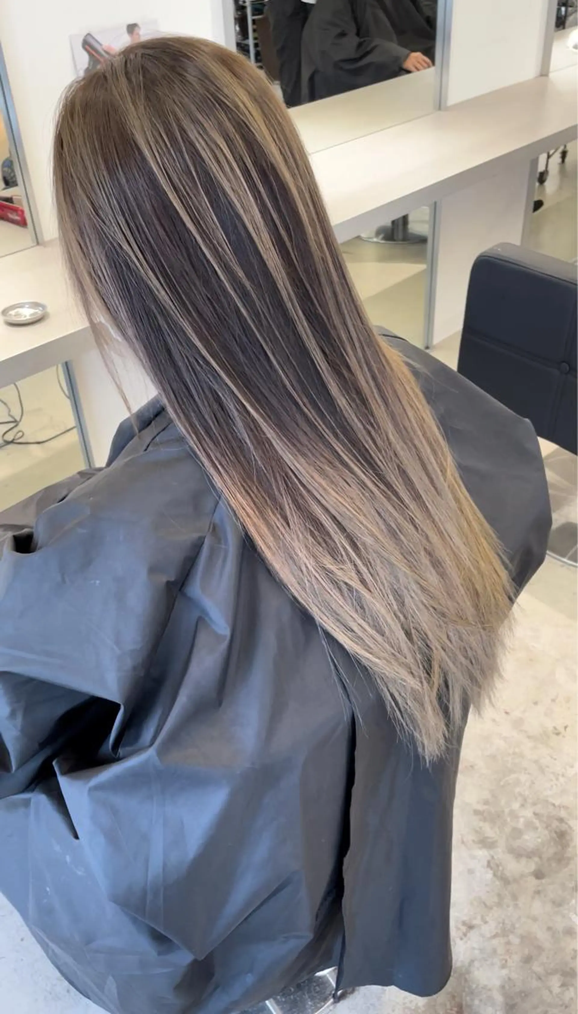 ロング カラー ヘアアレンジ バレイヤージュ 外国人風カラー レイヤーカット カット ヘアカラー トリートメント 🎗秋山勇/ GEAR.代表のヘアスタイル